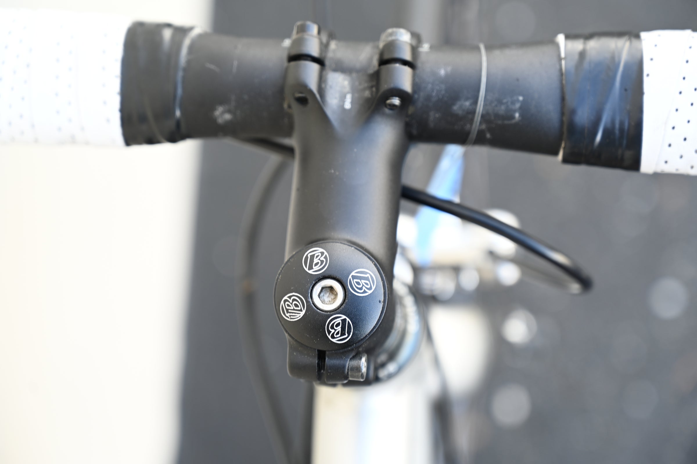 Trek 2100 ZR9000 Alloy / Carbon Road Bike with Ultegra/105, Carbon