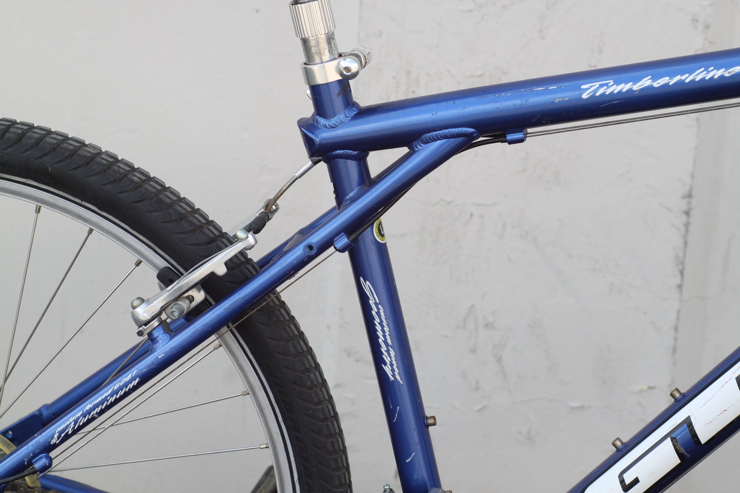 GT Timberline LTD Commuter Hybrid Bike with Upright Seating