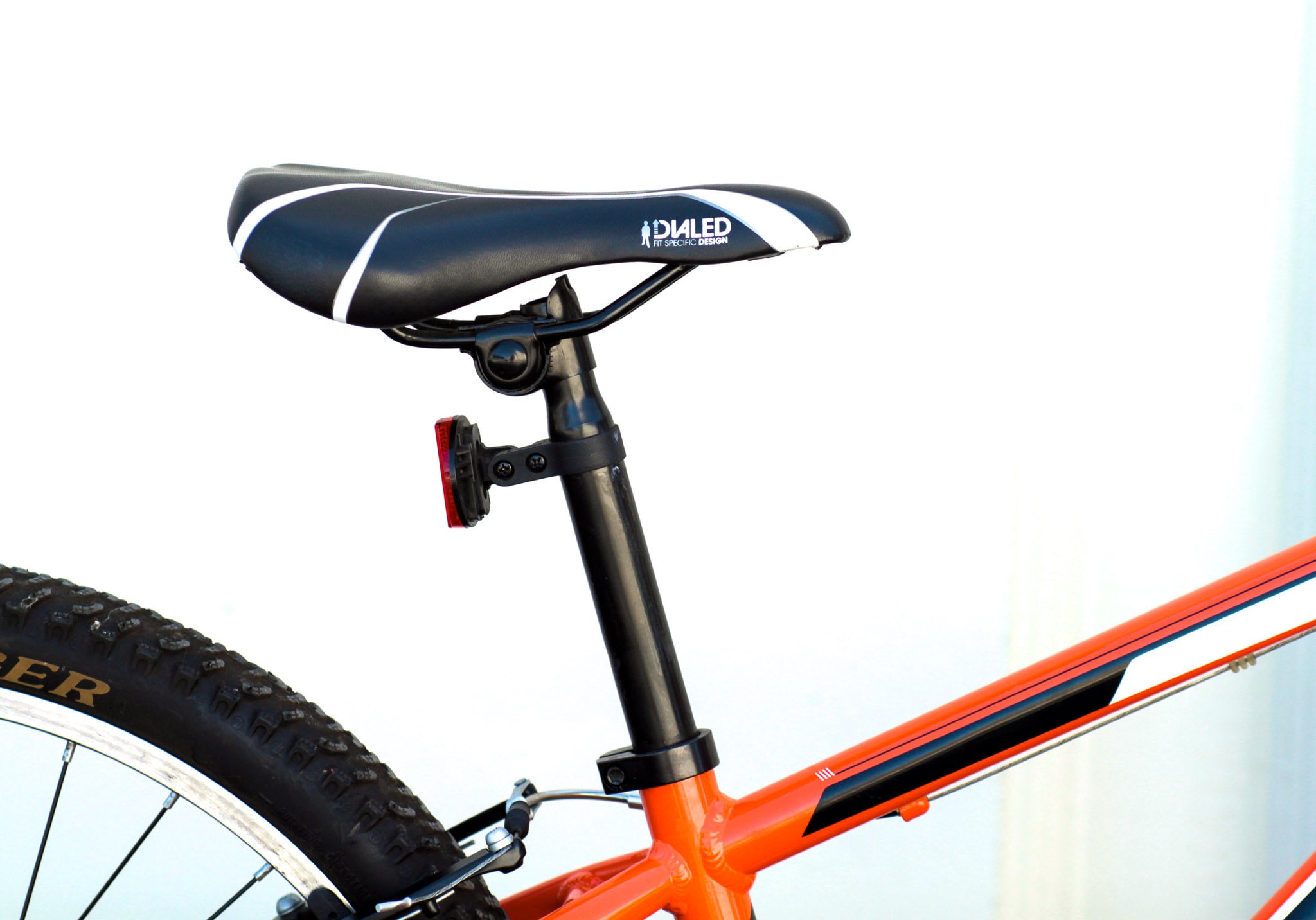 Trek MT220 Kid's Mountain Bike with 24” Wheels orange - SOBN