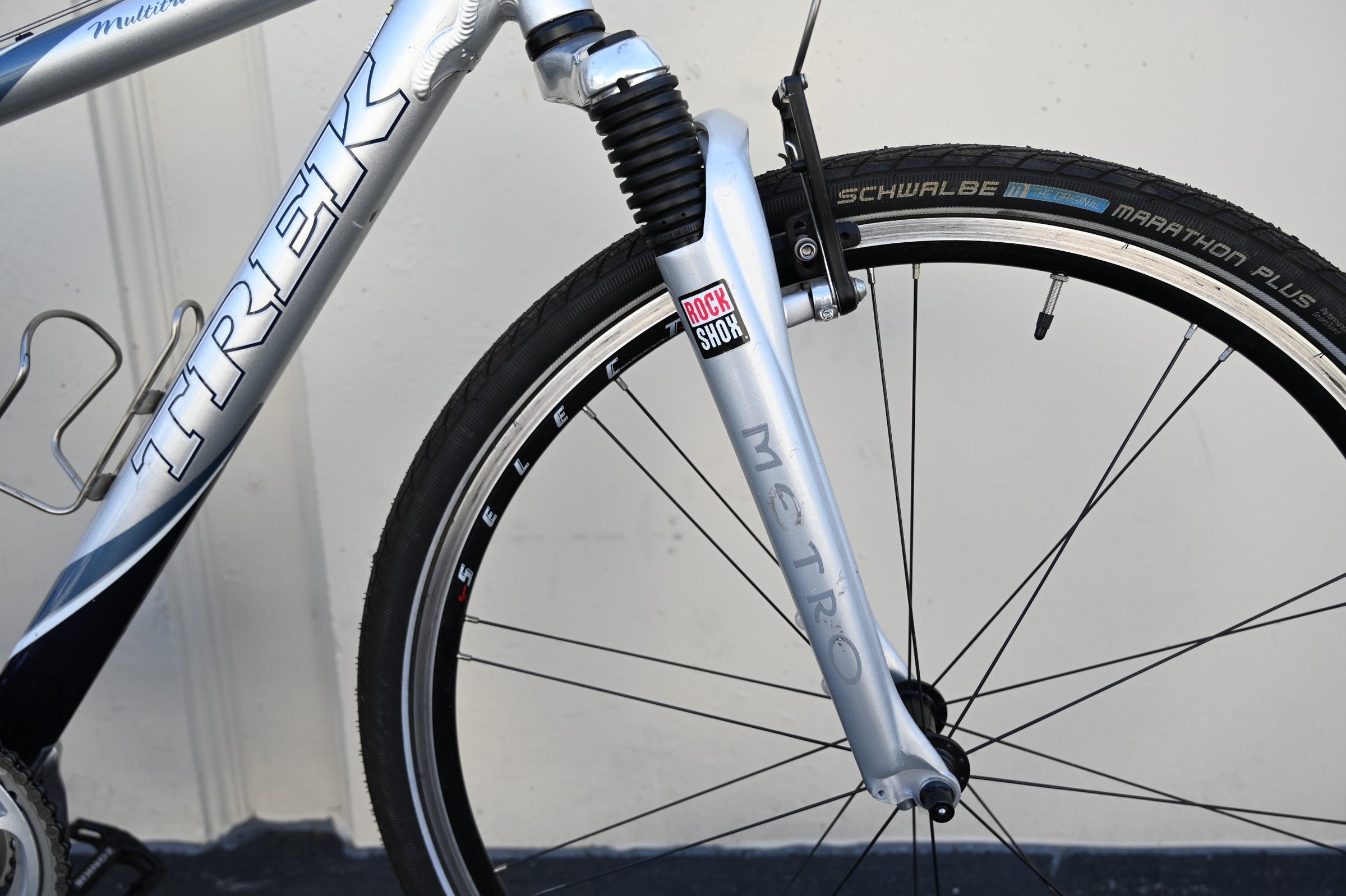 Trek Multitrack 7500 Commuter Hybrid with Rear Rack, RockShox Fork