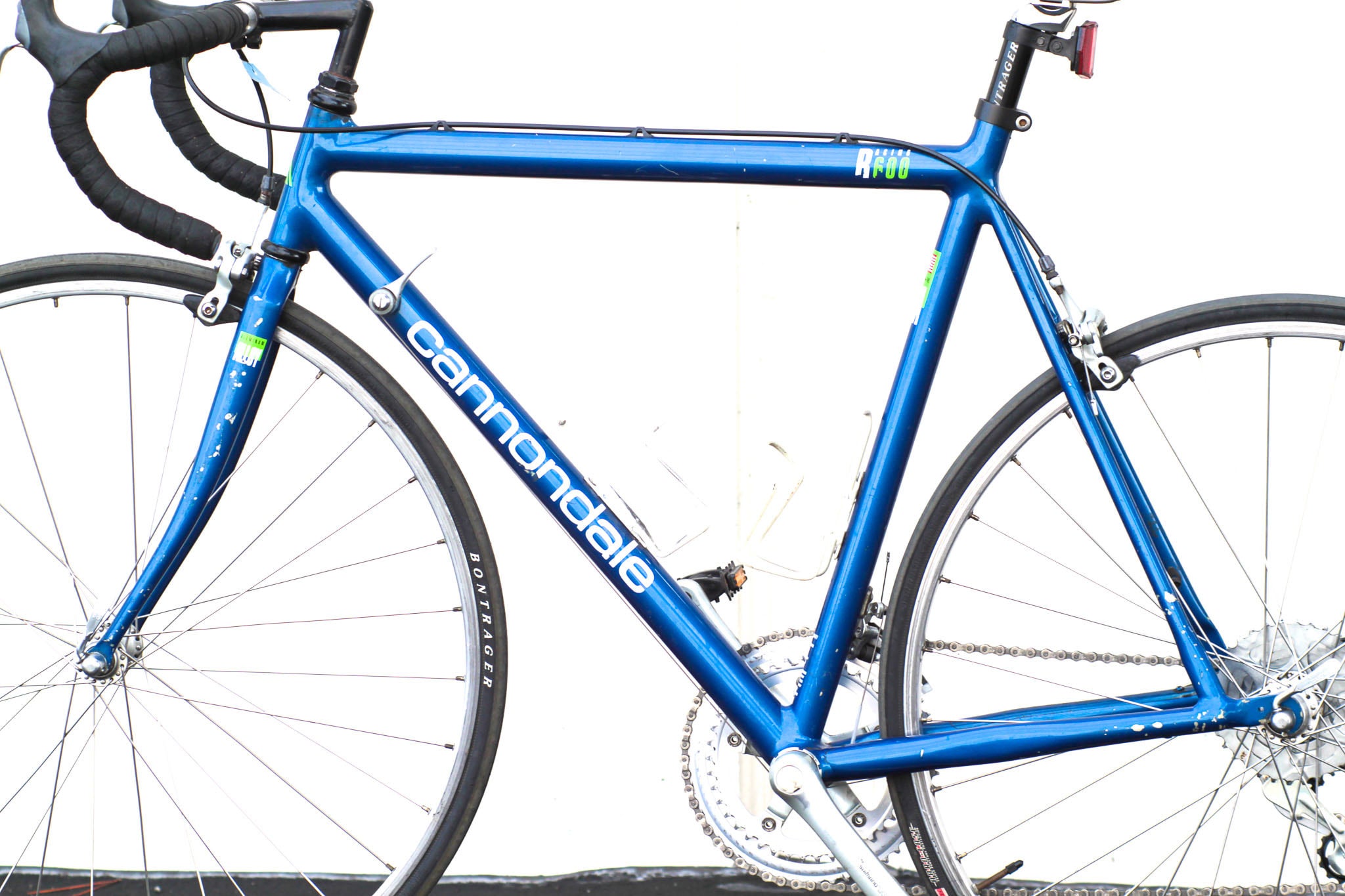Cannondale R600 Classic Aluminum Road Bike with Shimano 105 blue