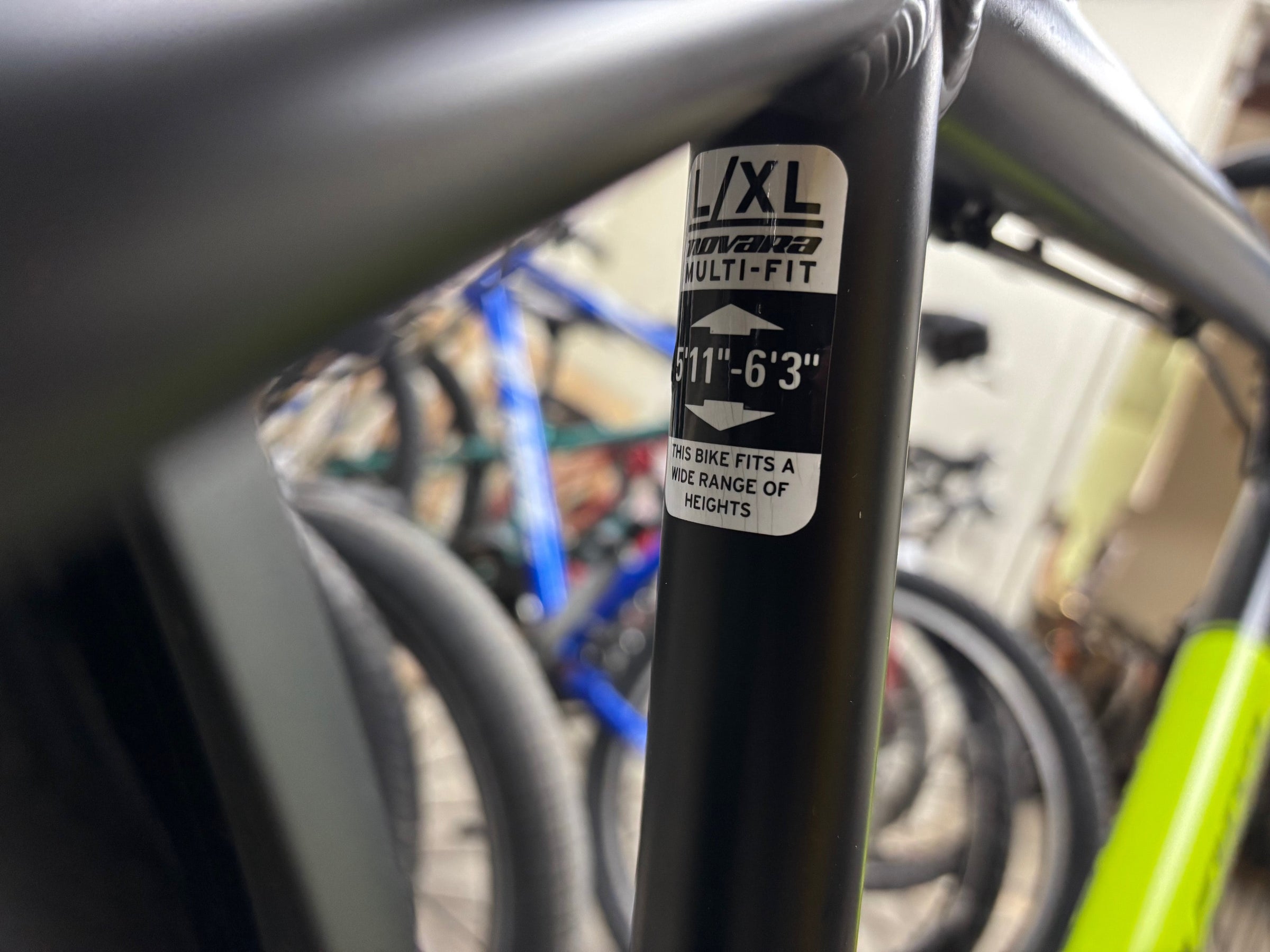 Novara Gotham Commuter with Belt Drive, Nuvinci CVT, Rear Rack LG