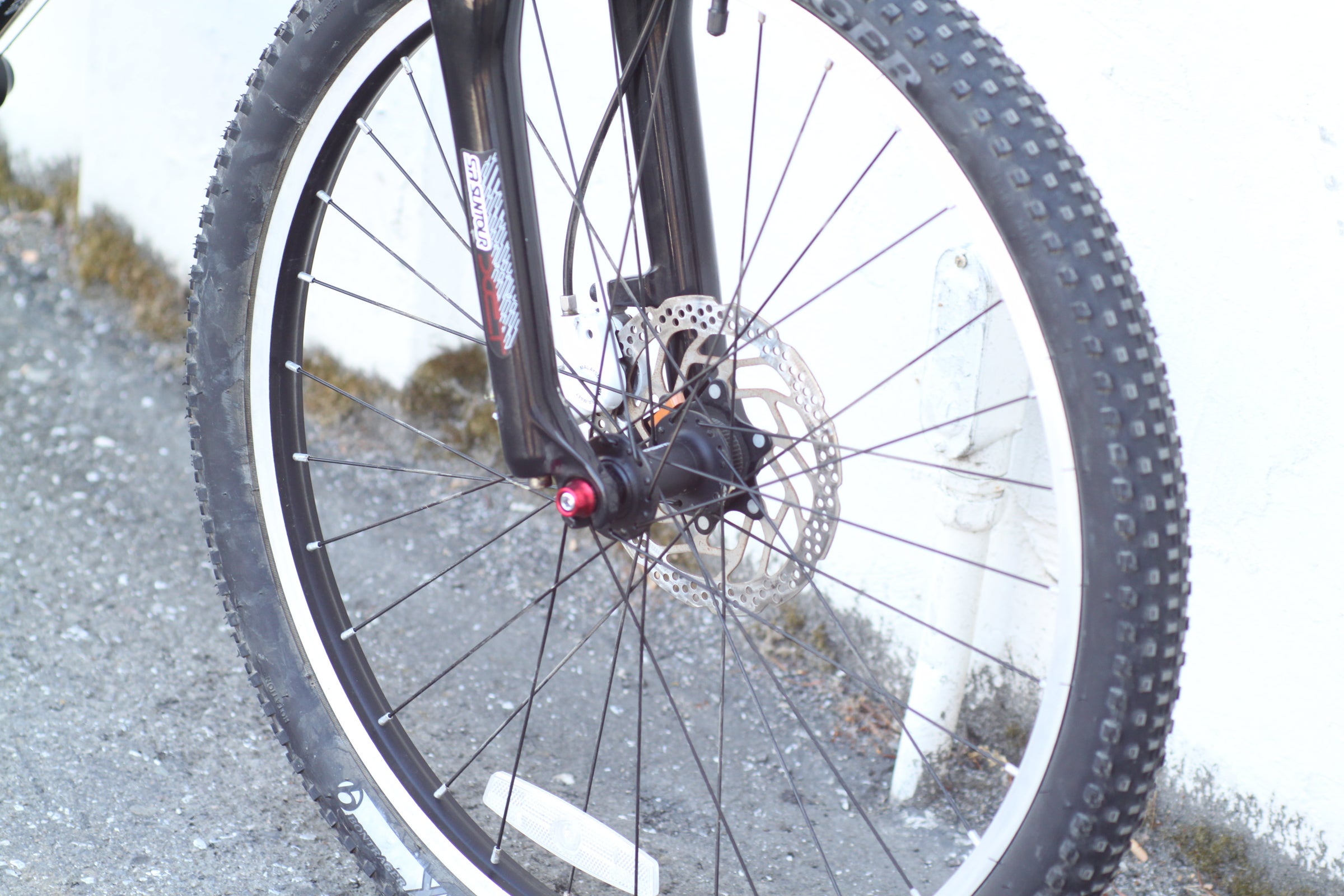 Trek Superfly 24 D Kid's Mountain Bike with Disc Brakes 24” Wheels