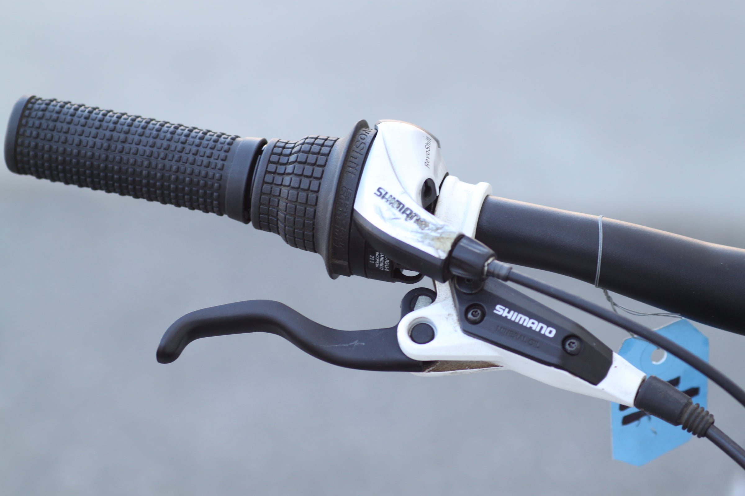 Trek Superfly 24 D Kid's Mountain Bike with Disc Brakes 24” Wheels