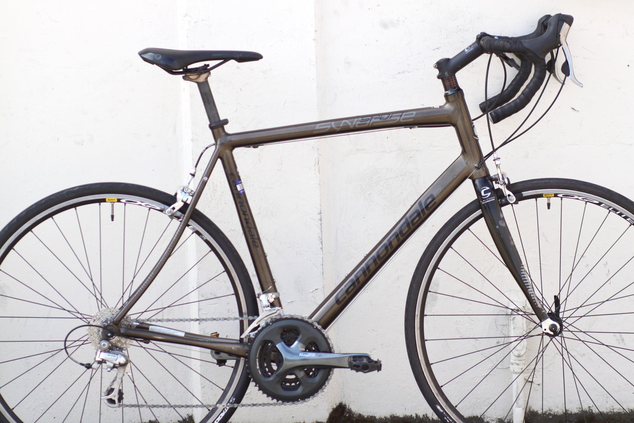 Cannondale Synapse Sport 5 Road Bike with Carbon Fork, Shimano 105