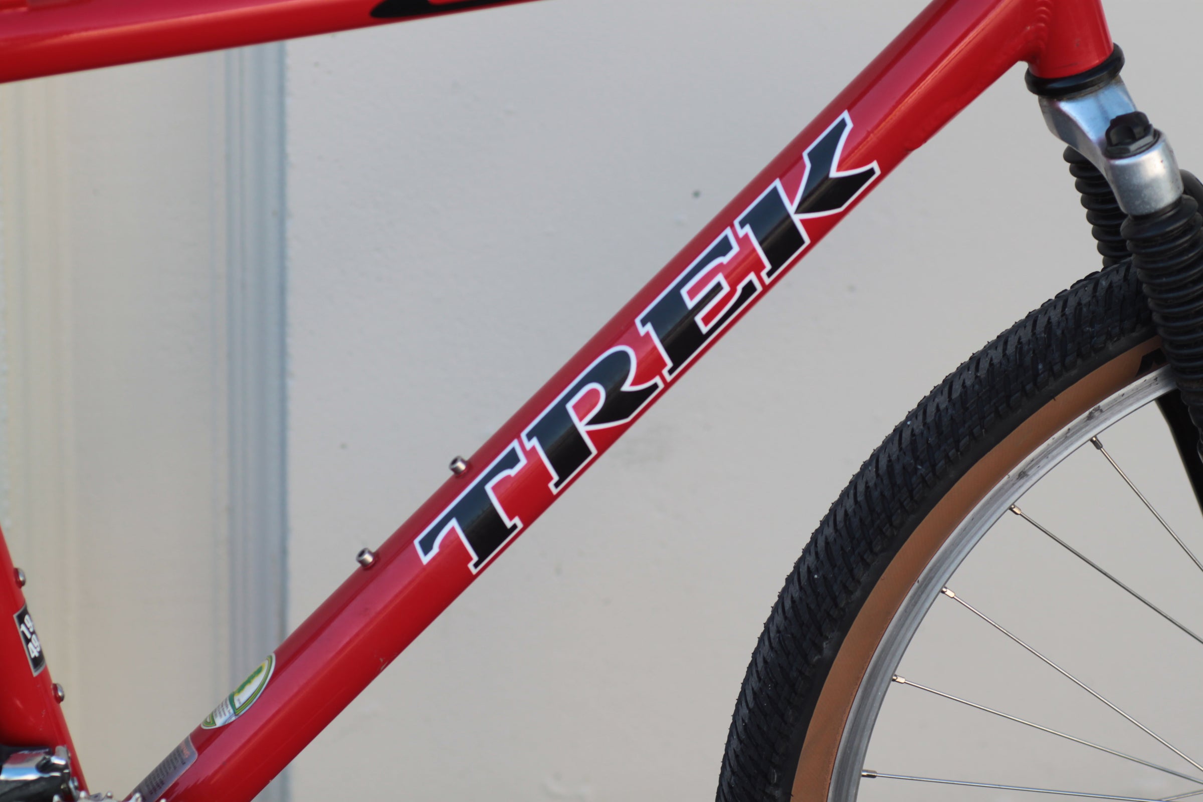 Trek 6000 Hardtail MTB with New Maxxis DTH Tires - 19.5