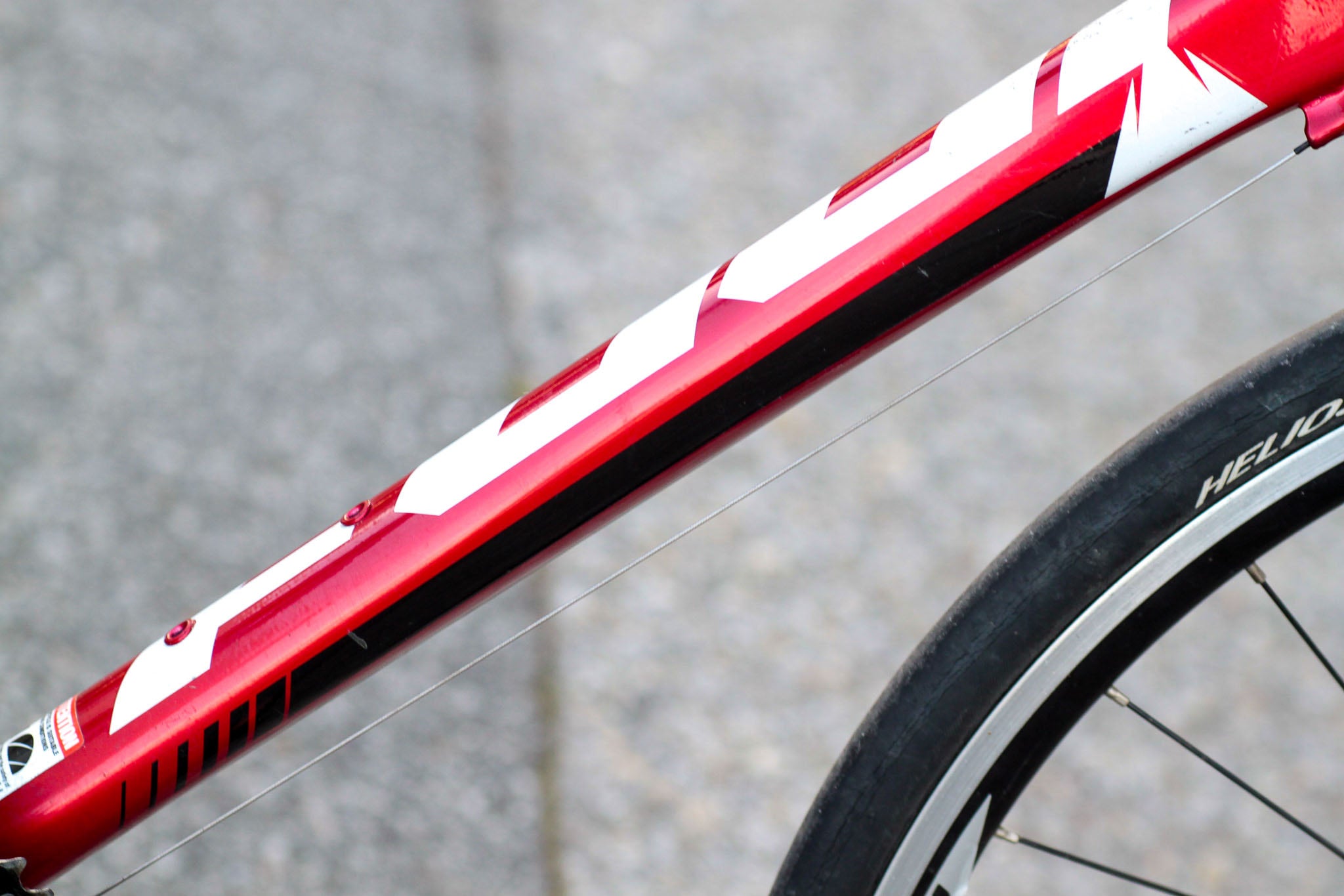Fuji Absolute 1.4 Commuter Hybrid Bike with Carbon Fork S / 15