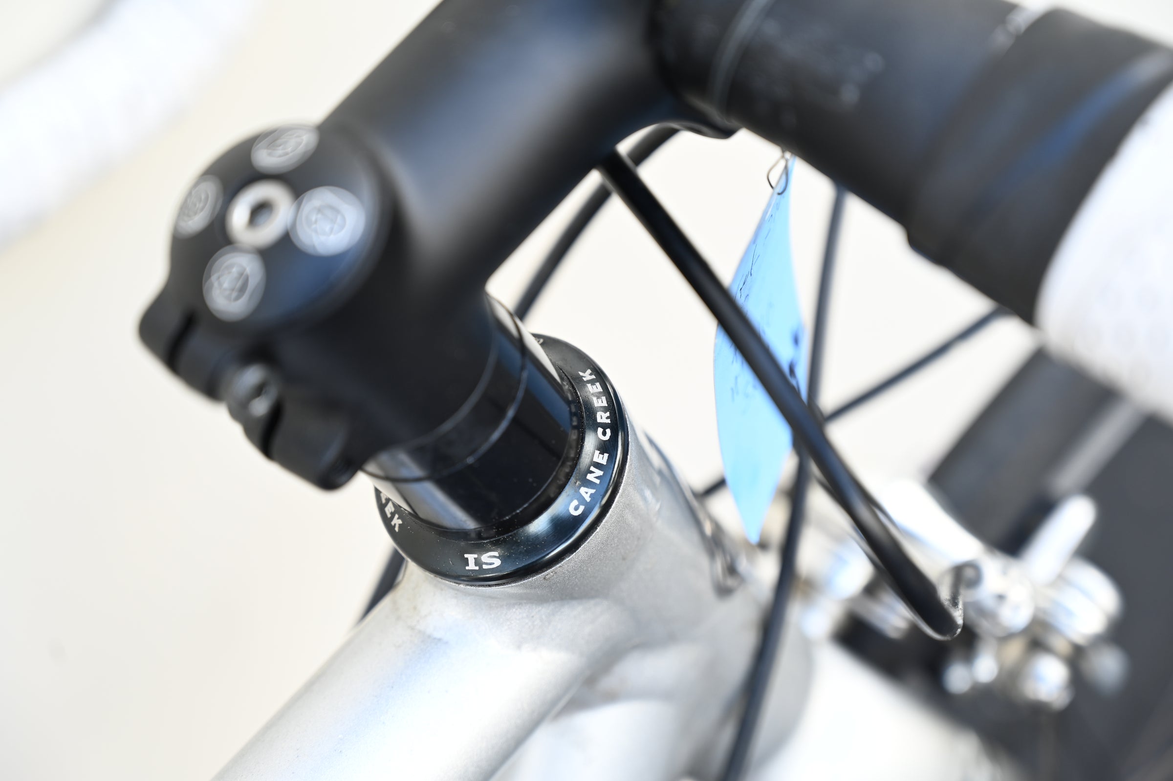 Trek 2100 ZR9000 Alloy / Carbon Road Bike with Ultegra/105, Carbon