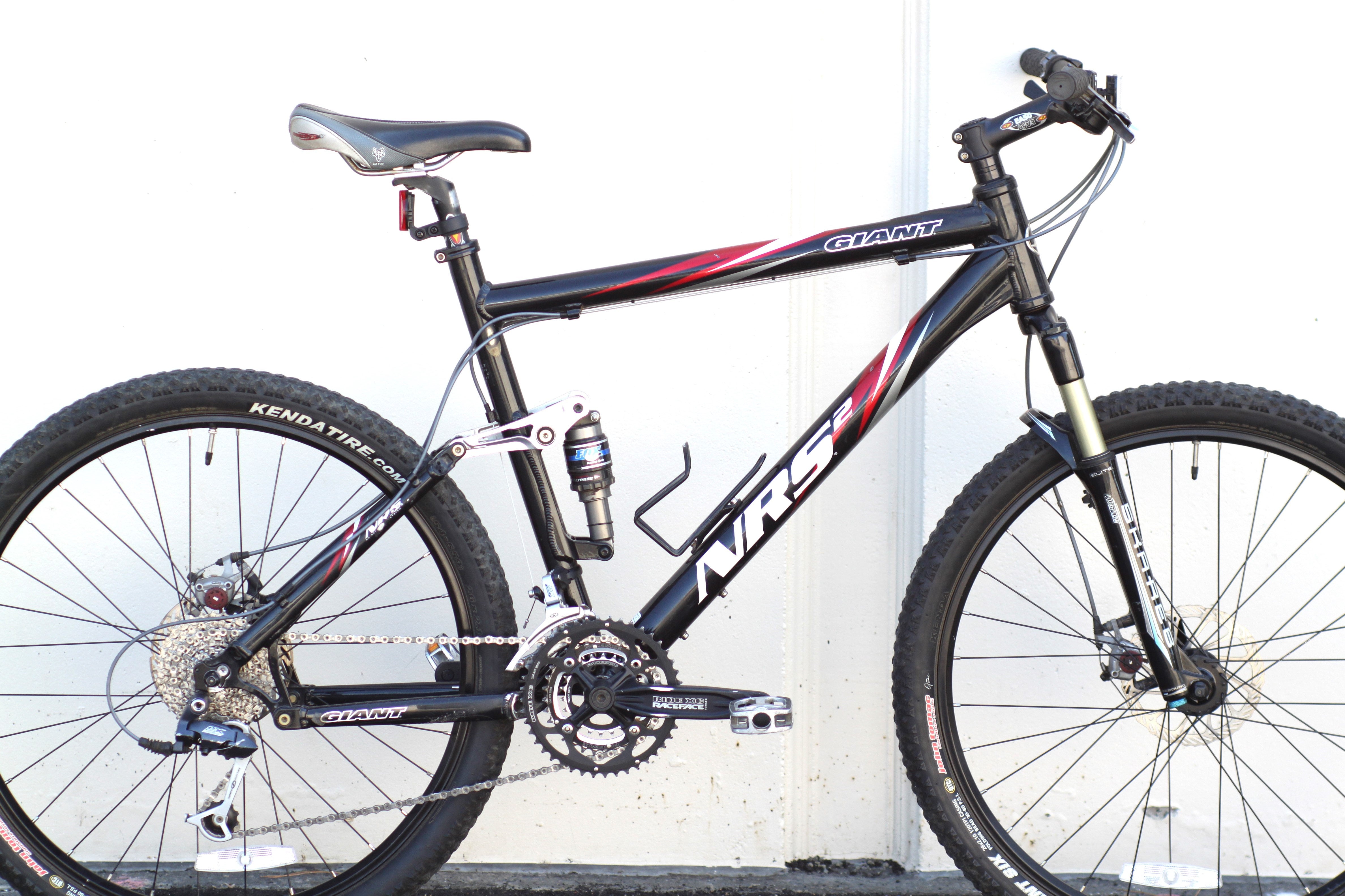 Giant NRS2 Full Suspension MTB with Fox Shock and Manitou Skareb