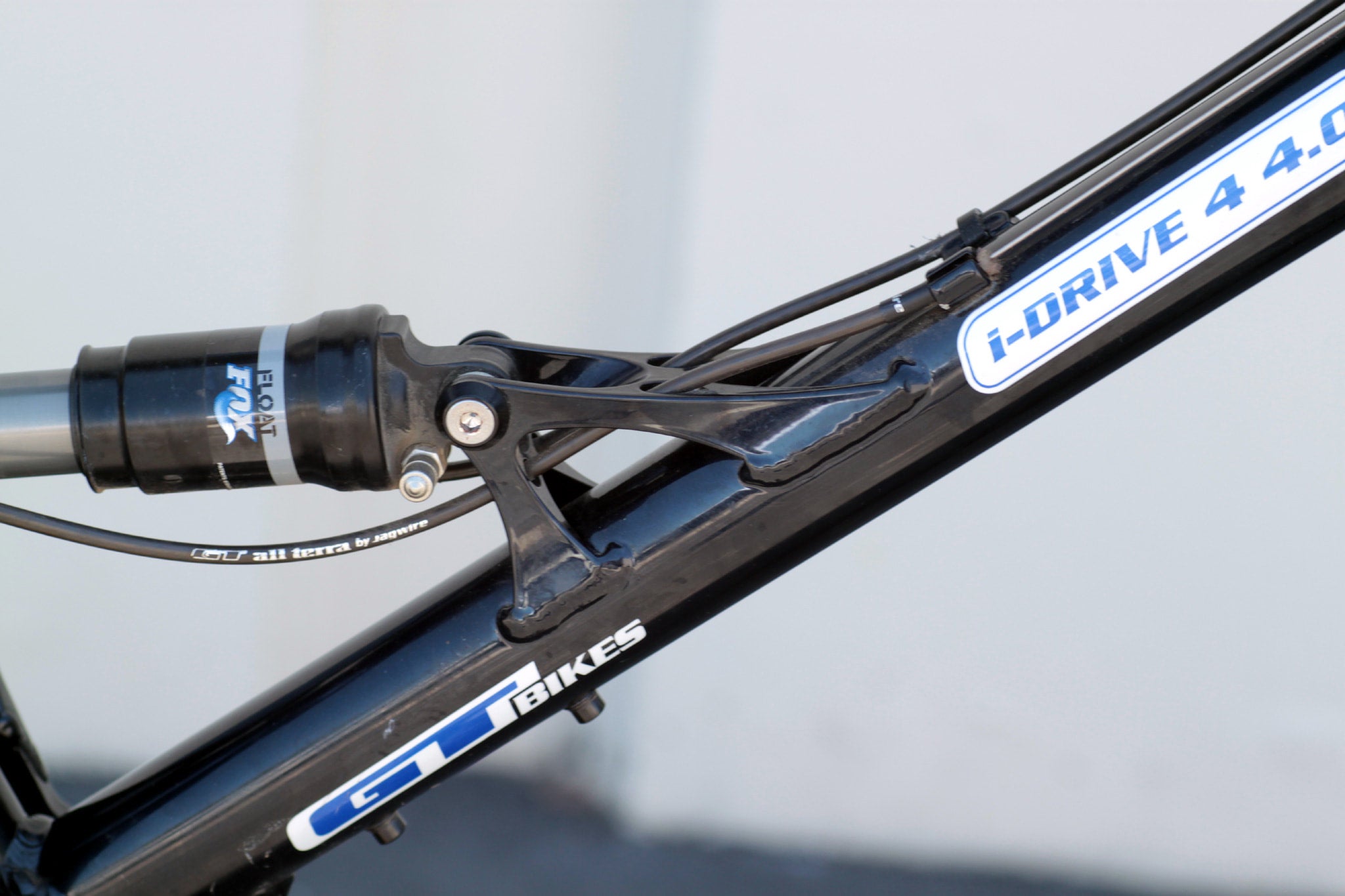 GT I-Drive 4 4.0 Full Suspension Mountain Bike with Disc Brakes