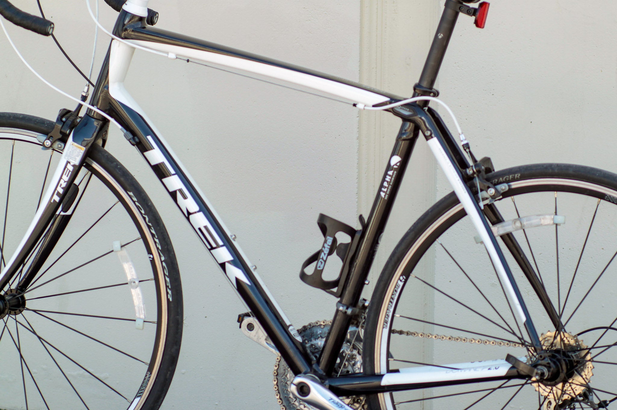 Trek Domane 2.0 Road Bike with ISO Speed Technology black/white - DXVB ...