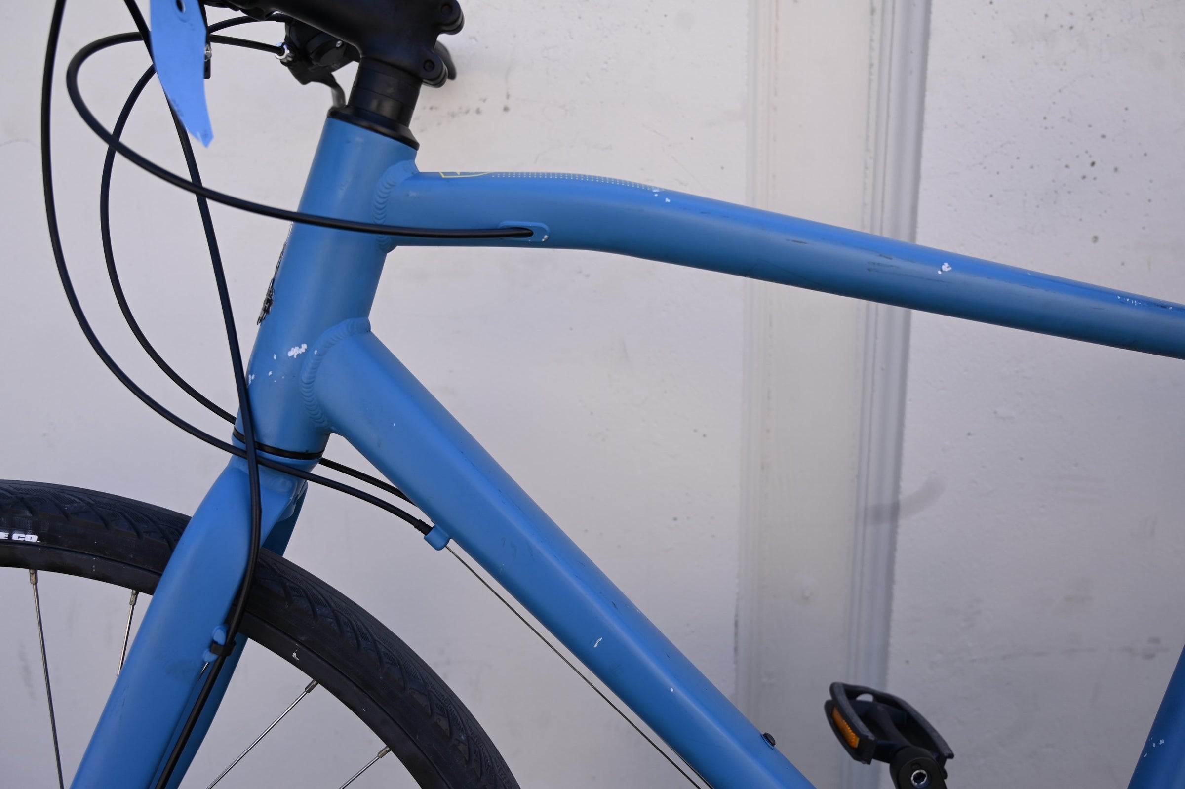 Raleigh Cadent 2 Flat Bar Commuter Fitness Hybrid with Disc Brakes