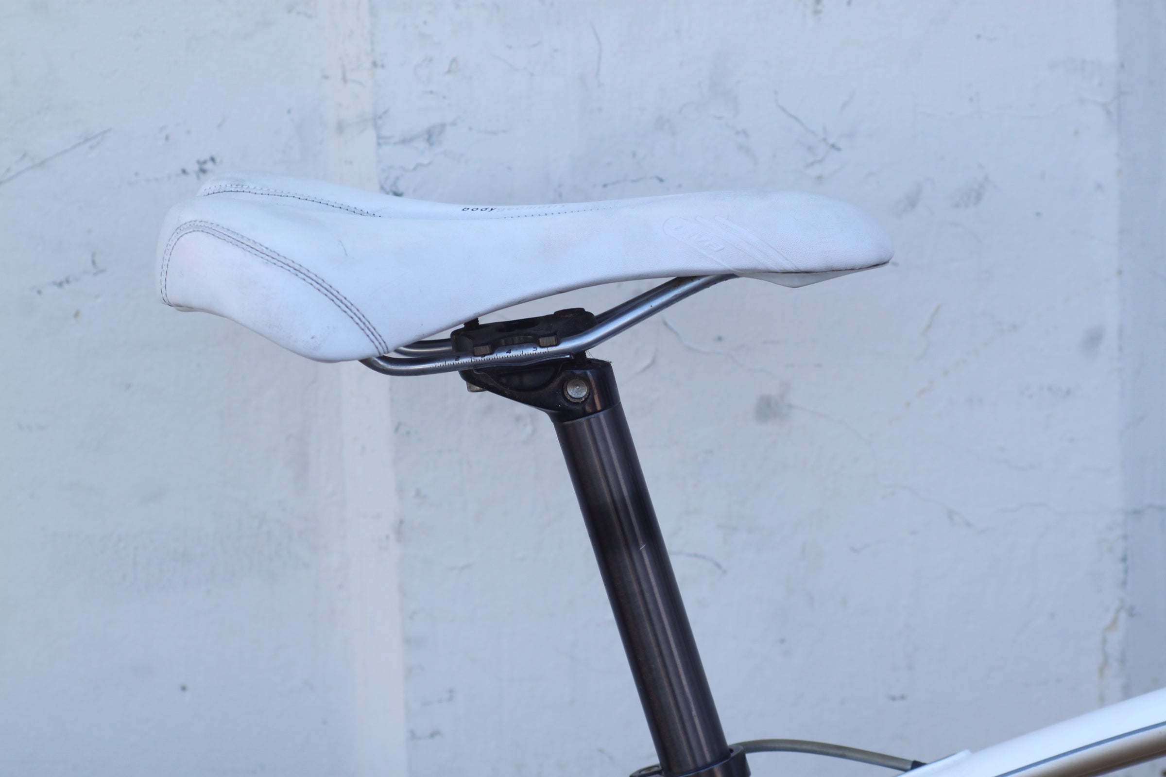 Specialized Dolce Comp Apex Compact Women's Road Bike with Alloy