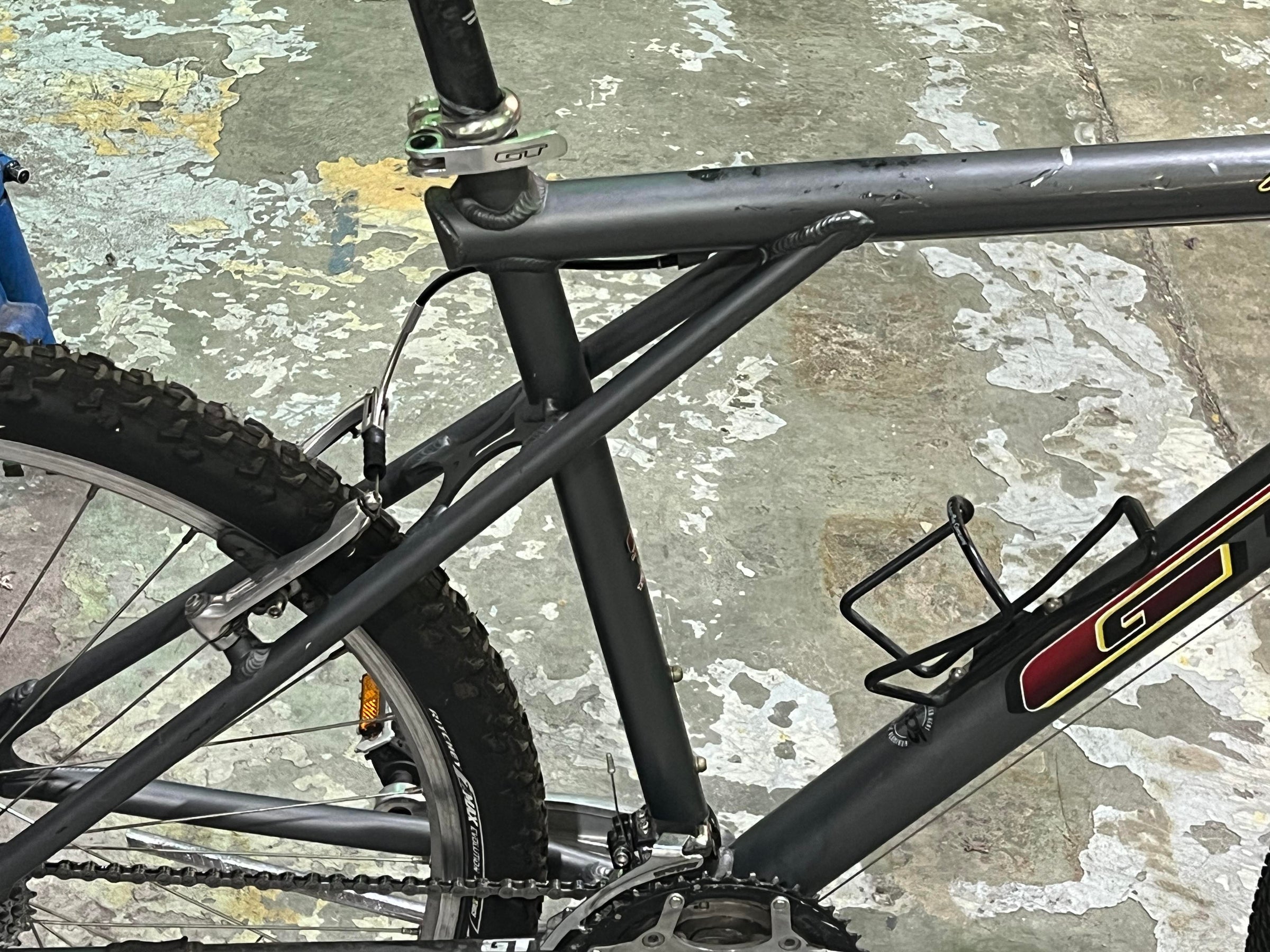 GT Avalanche Vintage Hardtail MTB with RockShox Fork gray - BTRI