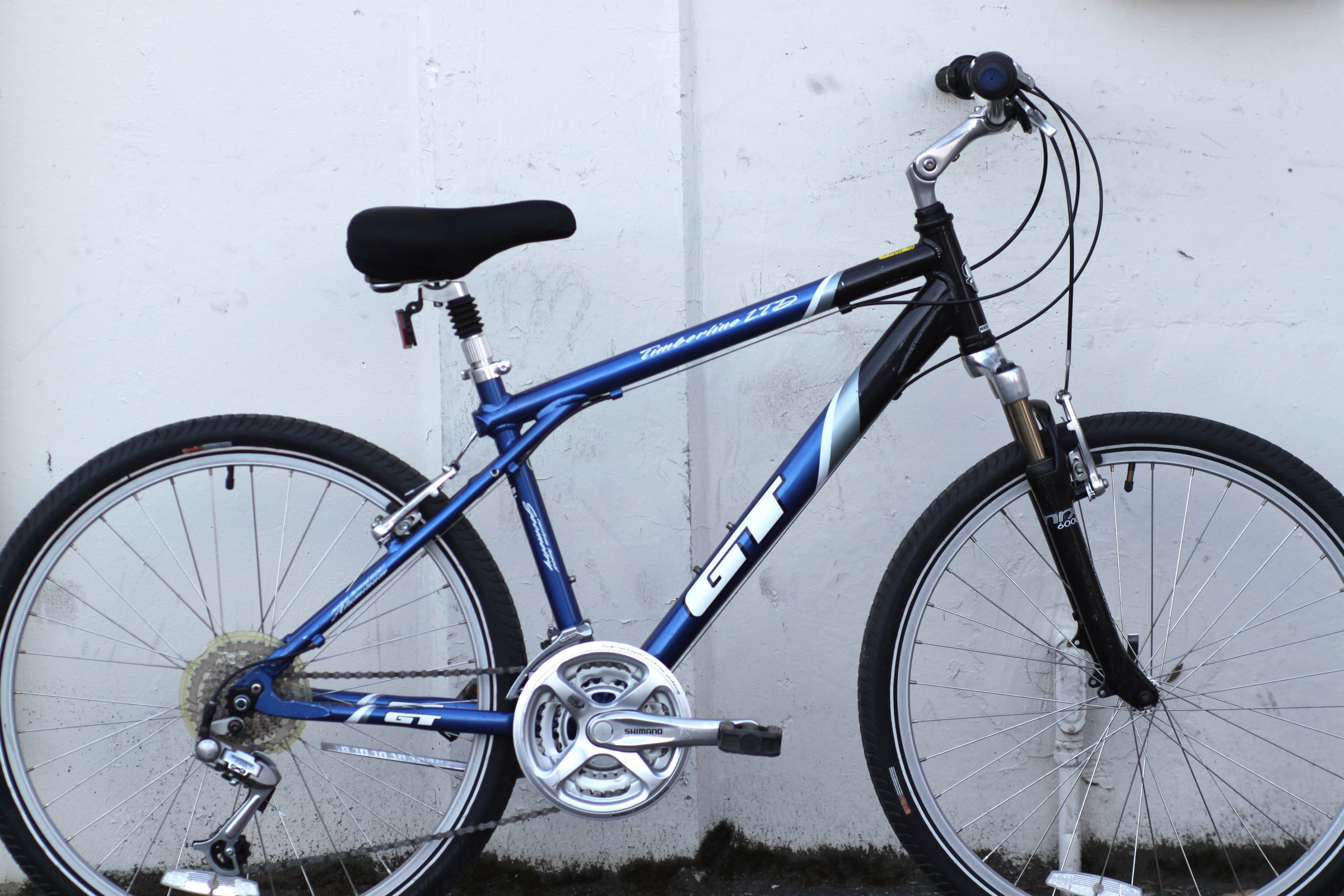 GT Timberline LTD Commuter Hybrid Bike with Upright Seating
