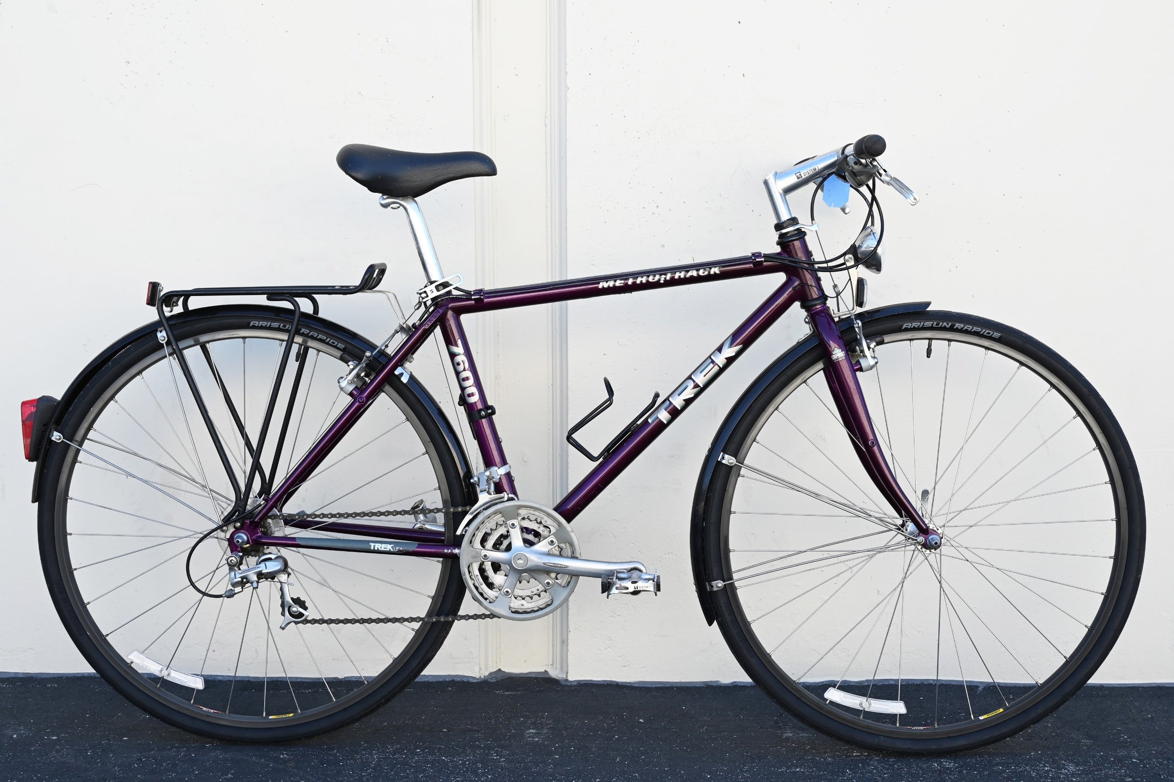 Trek Metro Track 7600 Commuter Hybrid with Fenders, Rear Rack