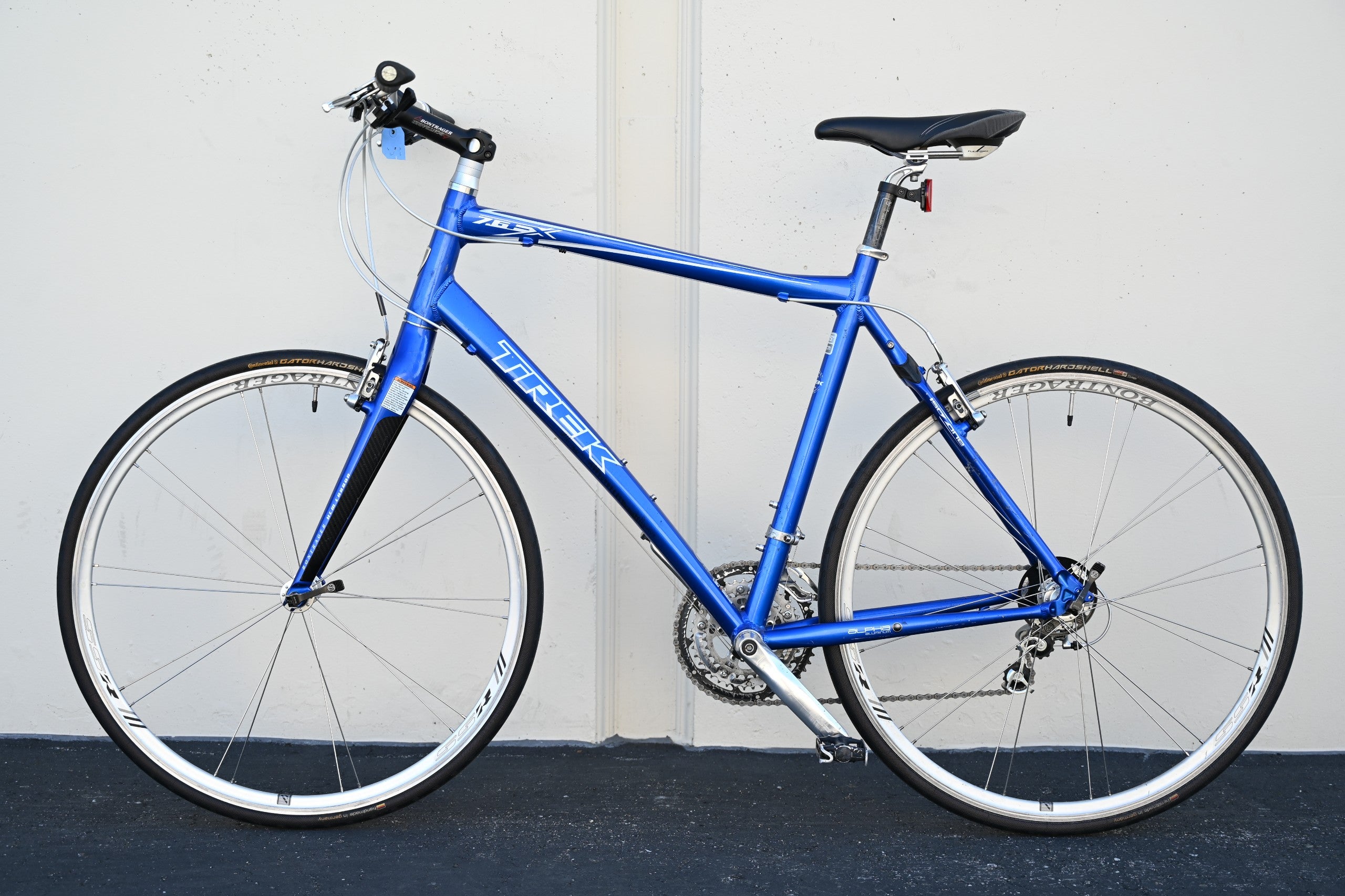 MOMO TREK ブルー 350mm Dシェイプ イタリア製 MOMO TREK ブルー