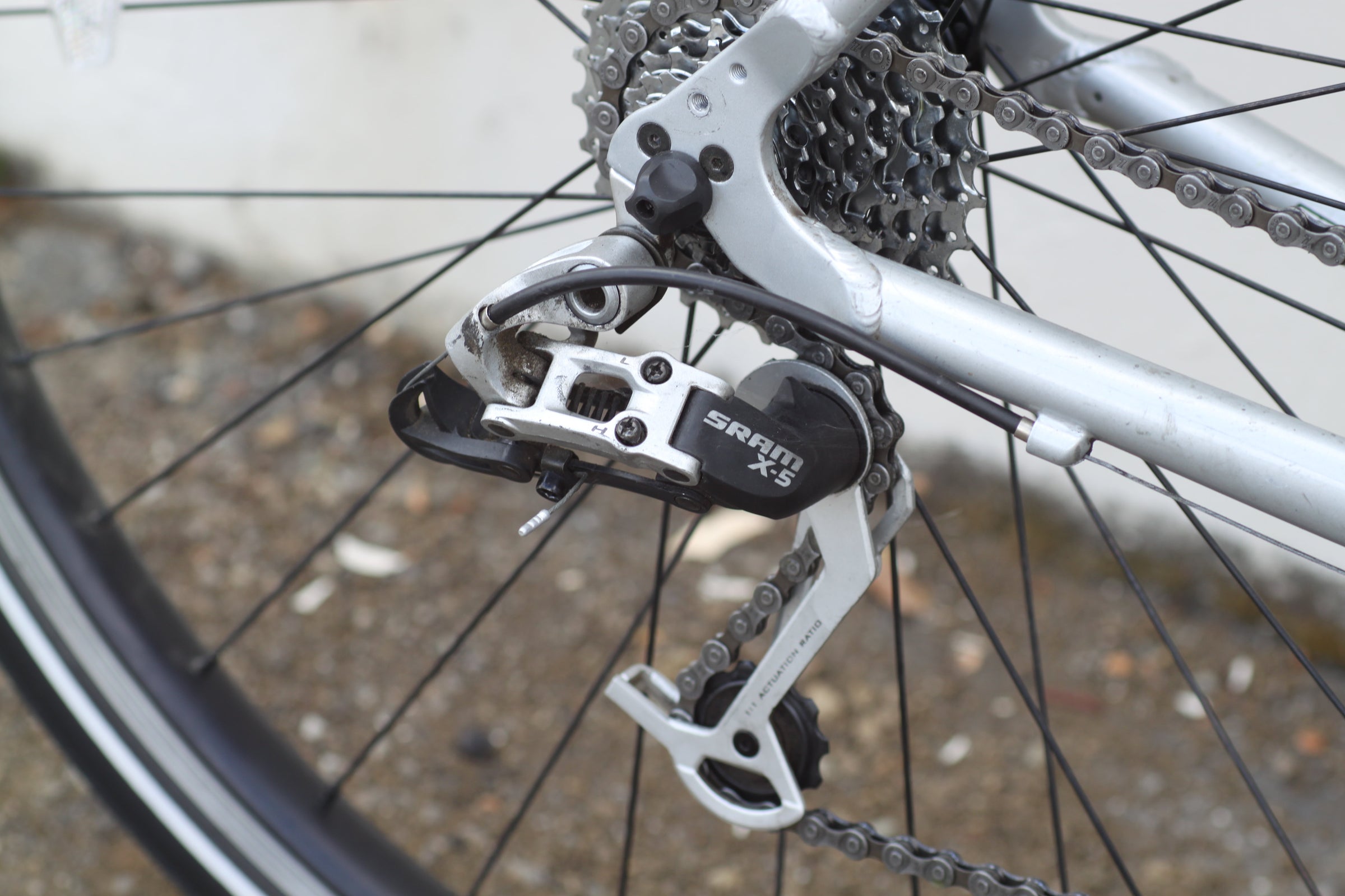 Novara Forza Commuter Hybrid Bike with Suspension Fork L silver