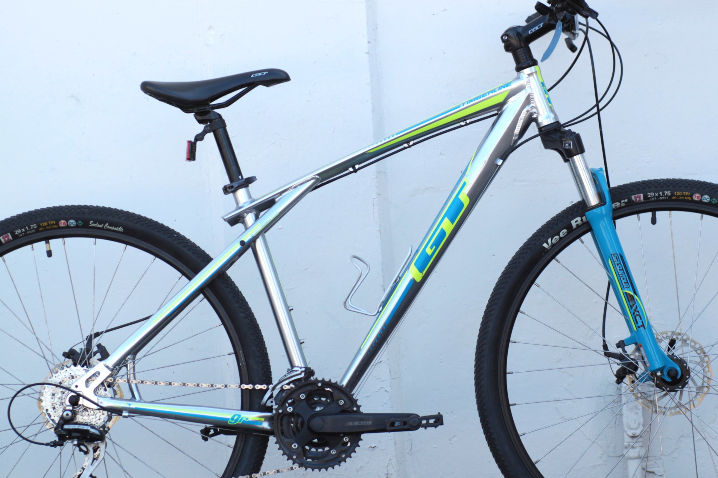 GT Timberline 1.0 29er with Disc Brakes and Suntour Fork M silver 