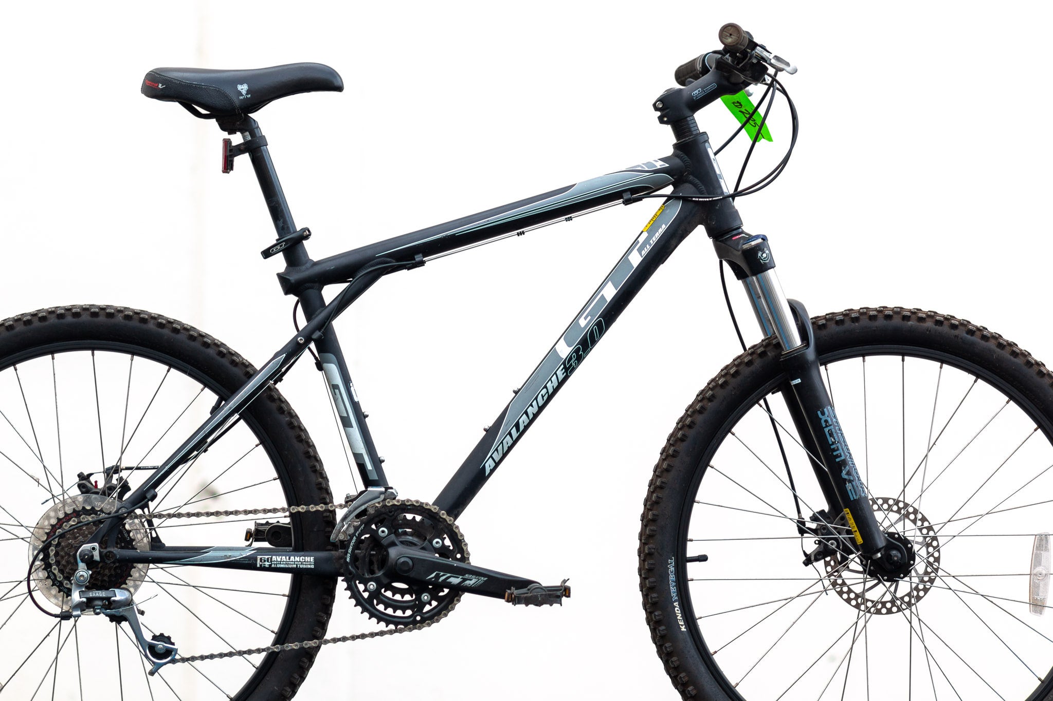 GT Avalanche 3.0 Mountain Bike Medium Black | Used Bikes for