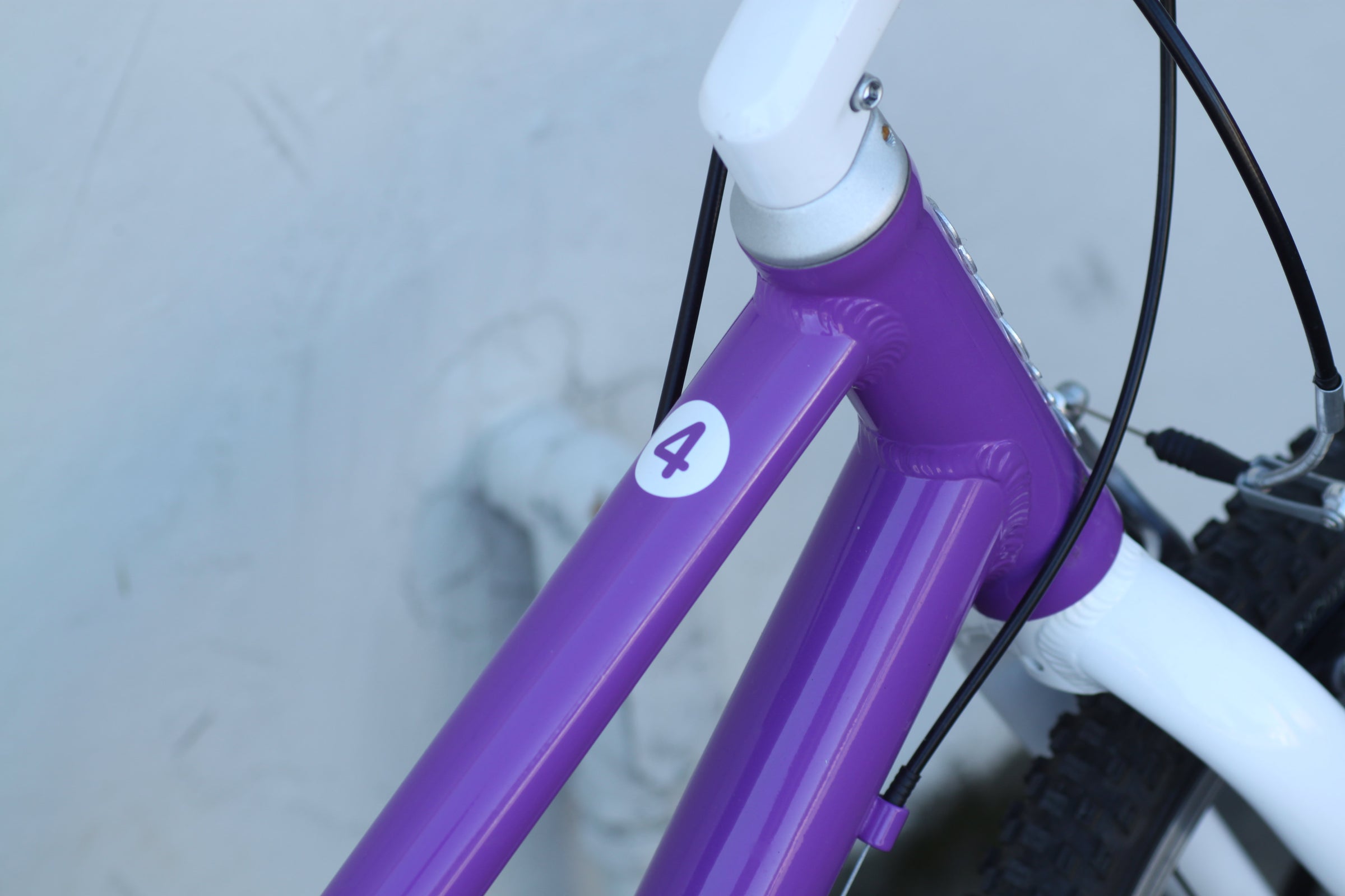 Woom 4 Kid's Bike with 20” Wheels, 8-Speeds - Excellent Condition