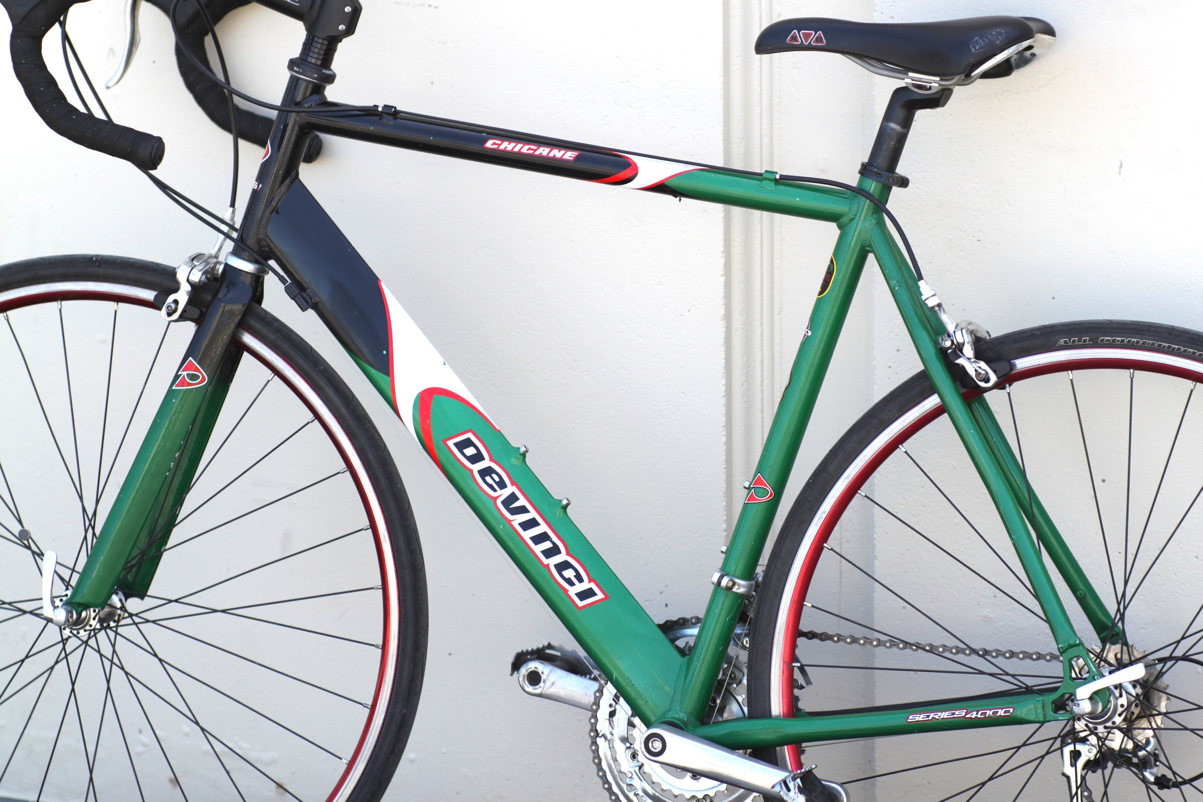 Devinci Chicane Aero Aluminum Road Bike with Shimano Drivetrain LG