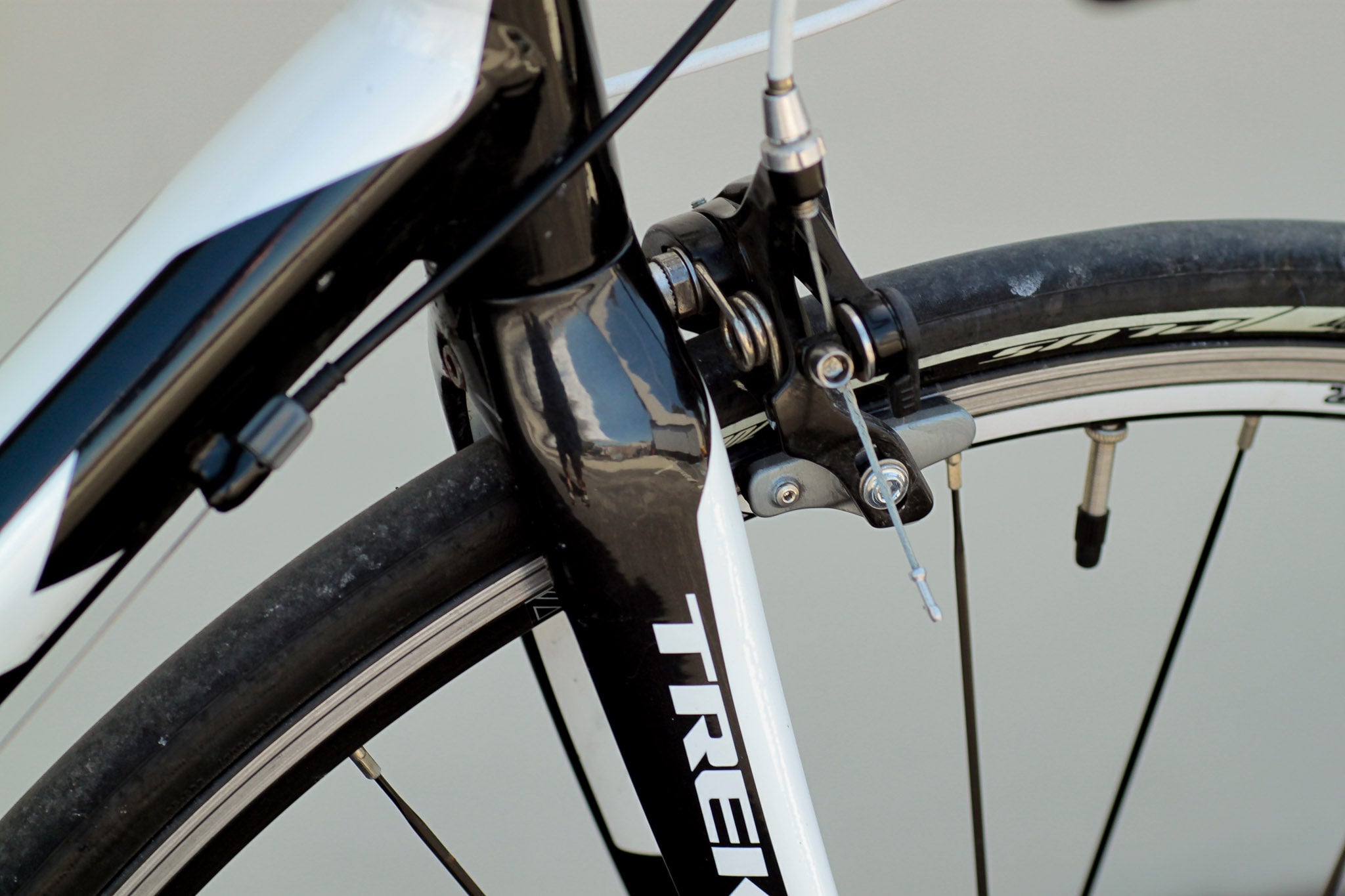 Trek Domane 2.0 Road Bike with ISO Speed Technology black/white - DXVB ...