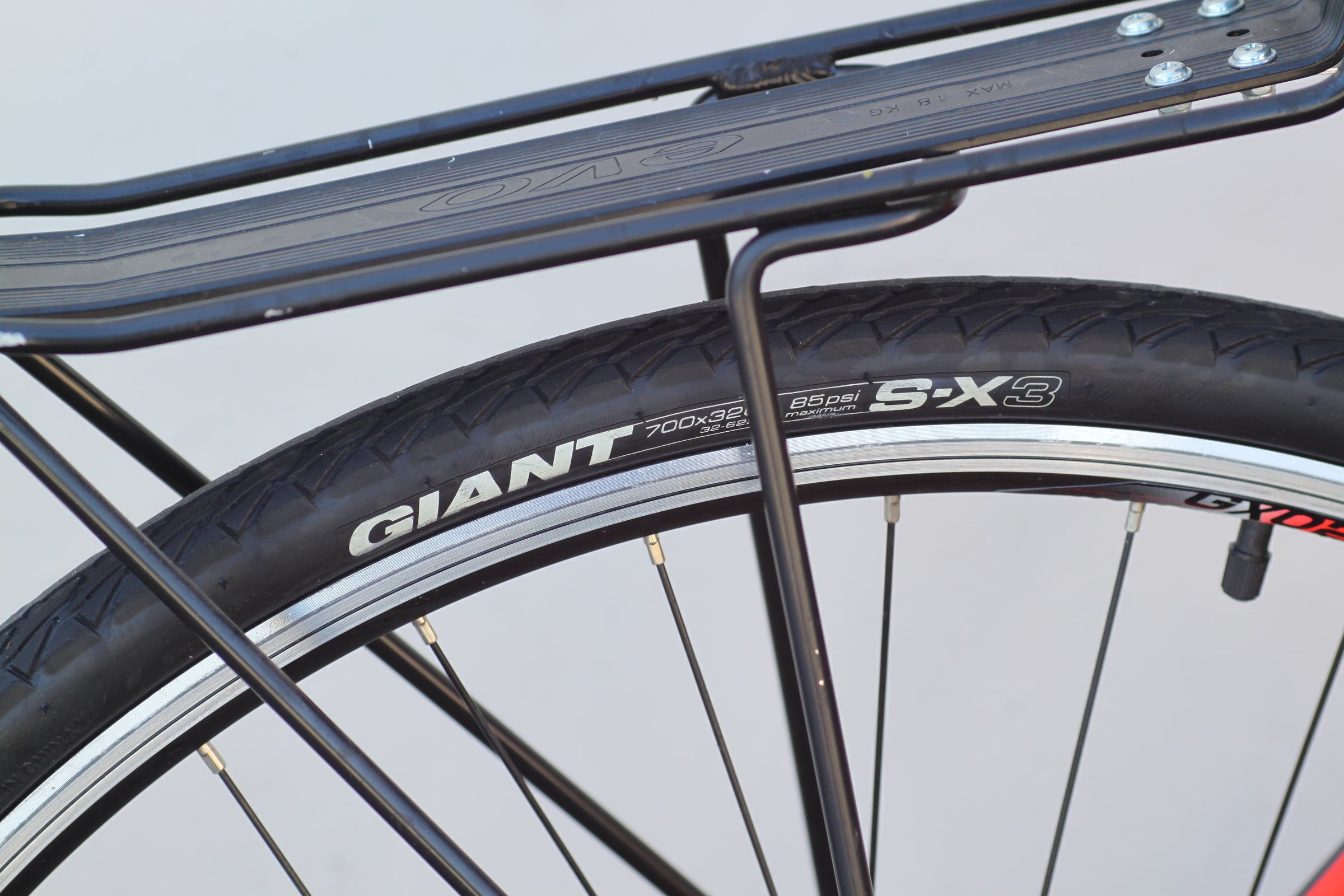 Giant Escape 3 Commuter Hybrid with Rear Rack, Great Condition M