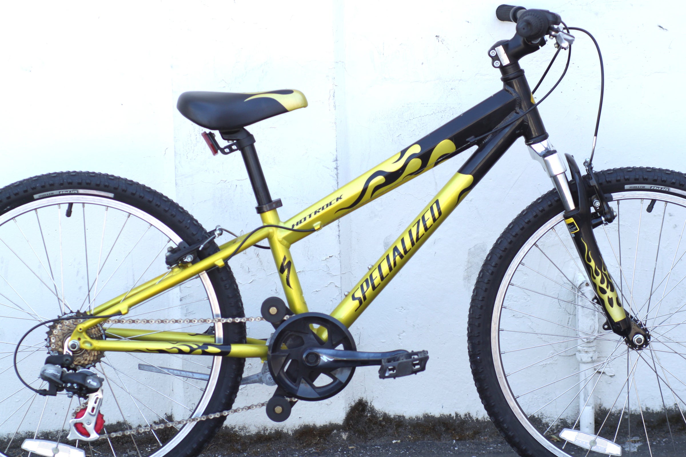 【直接渡し】SPECIALIZED Hotrock24 インチ子供用自転車 Specialized Hotrock 24 Junior Mountain Bikes 24