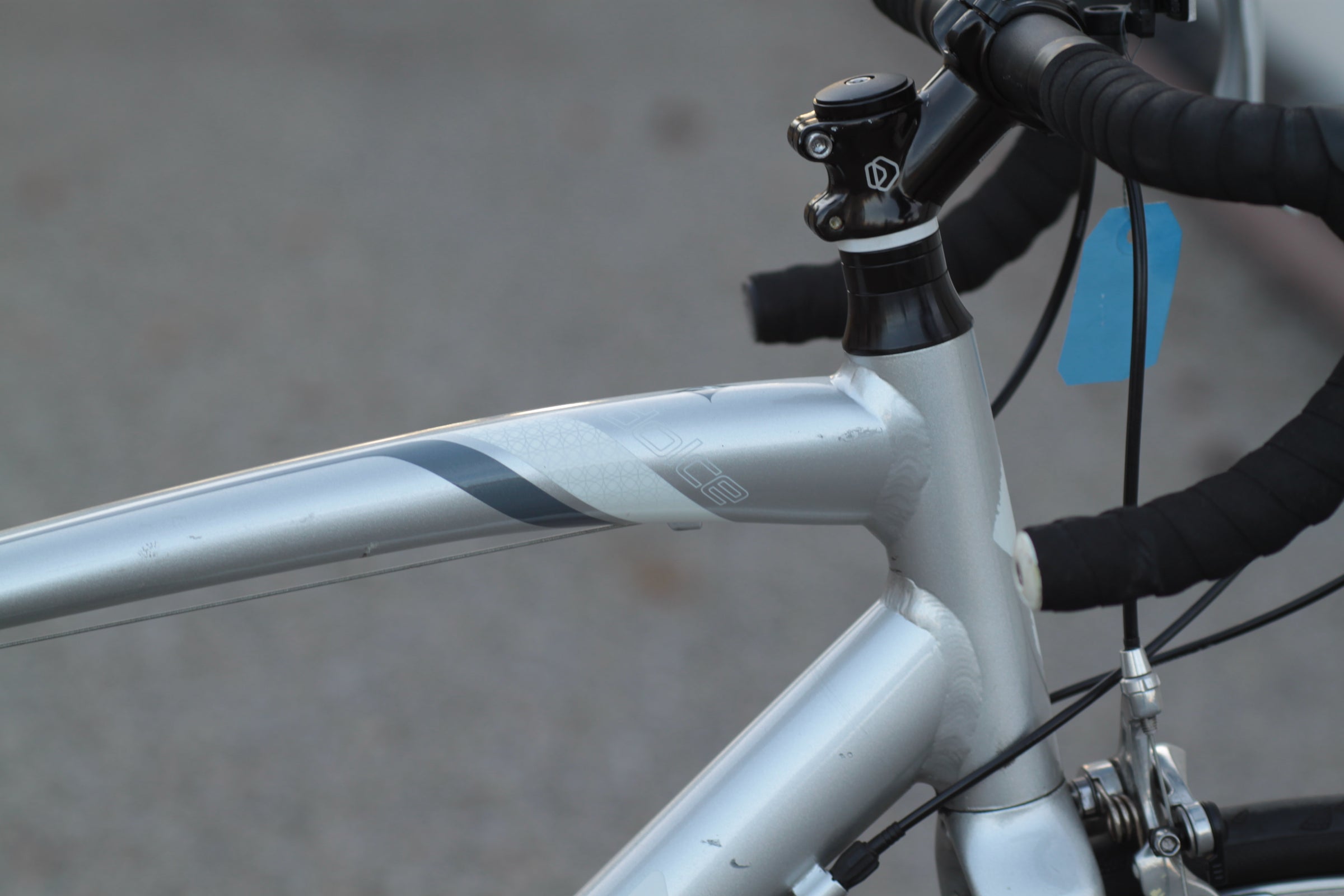 Specialized Dolce Women's Road Bike with FACT Carbon Fork WL