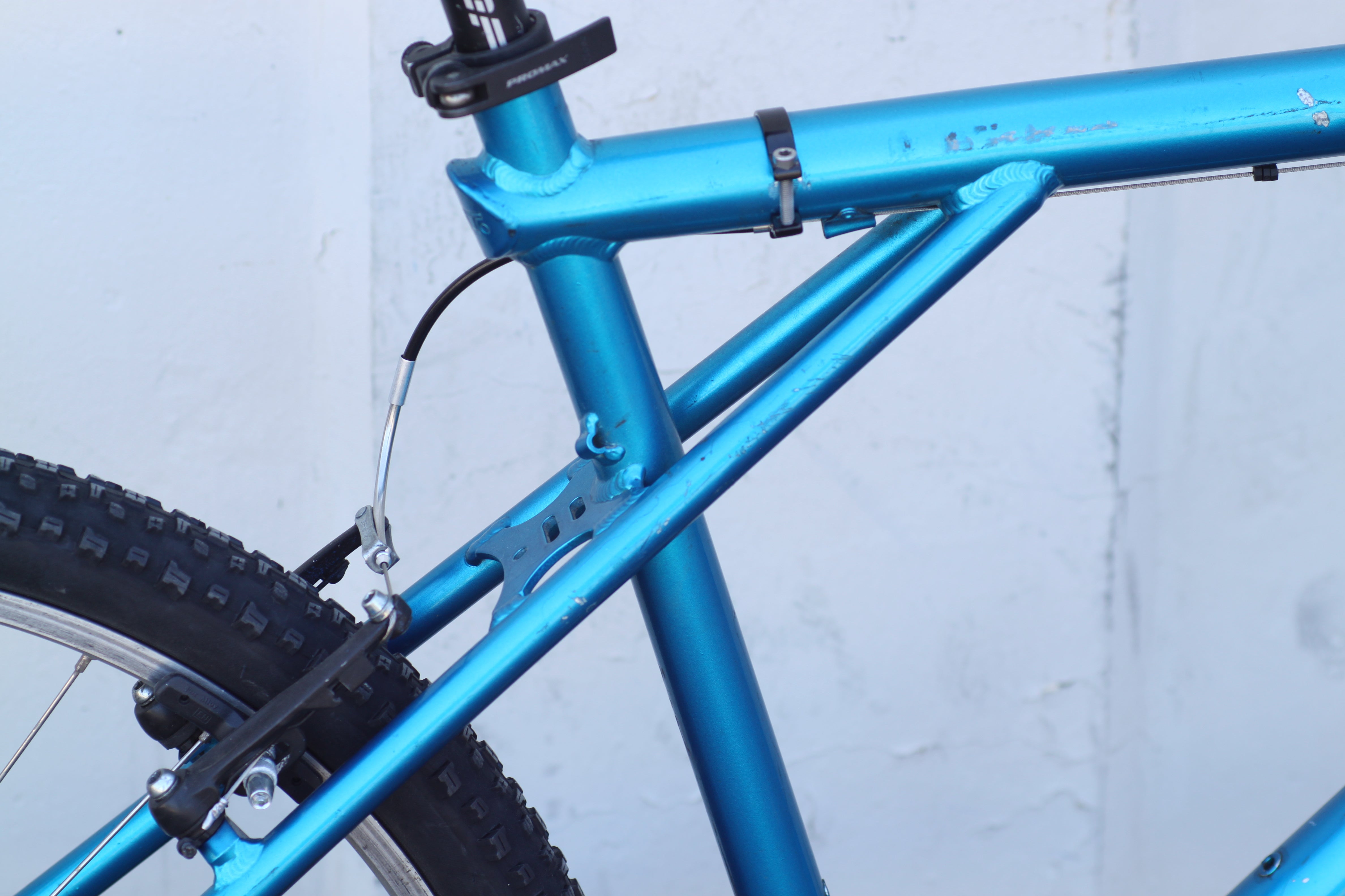 AVALANCHE C-WIDE 162cm×PROJECT OF SEVENS GT Avalanche Vintage MTB Hardtail Triple Triangle, New CST Tires