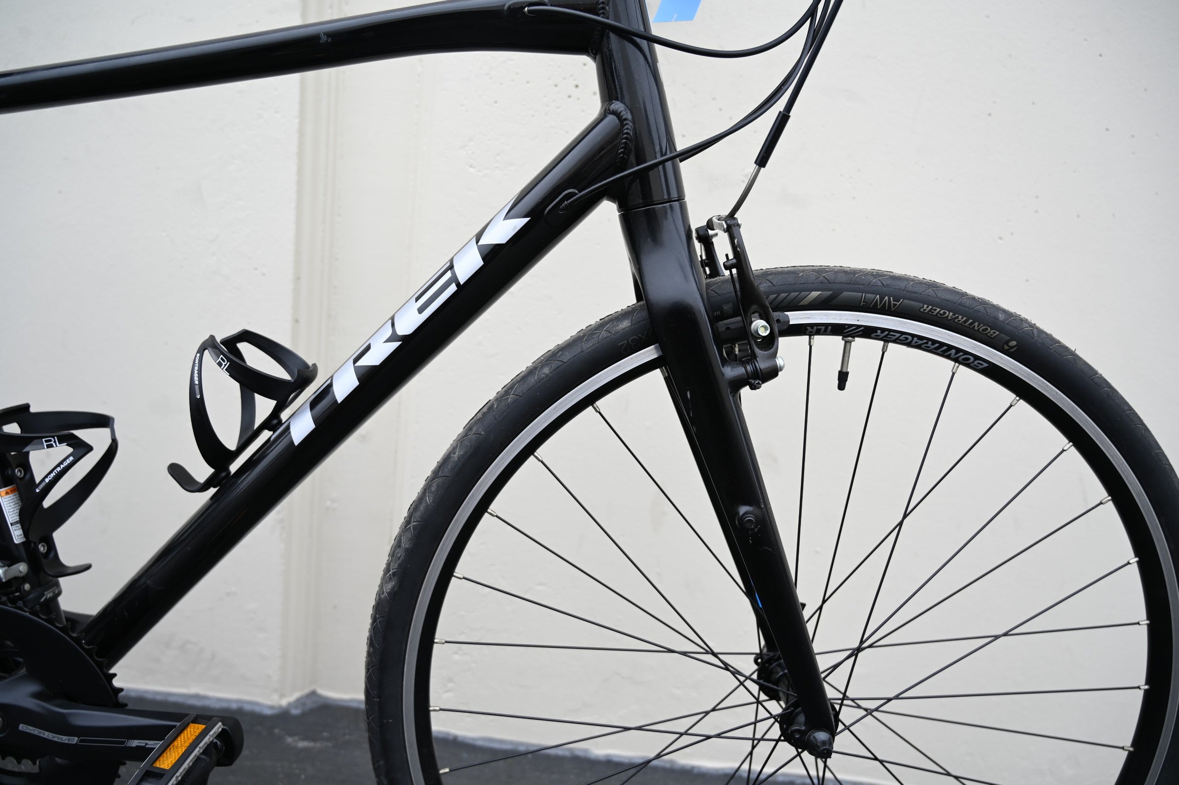 福岡　アルメリック5.8 BLACK & White  EPS フレックスバー Trek FX 3 Commuter Fitness Hybrid with Carbon Fork and Extras - 20