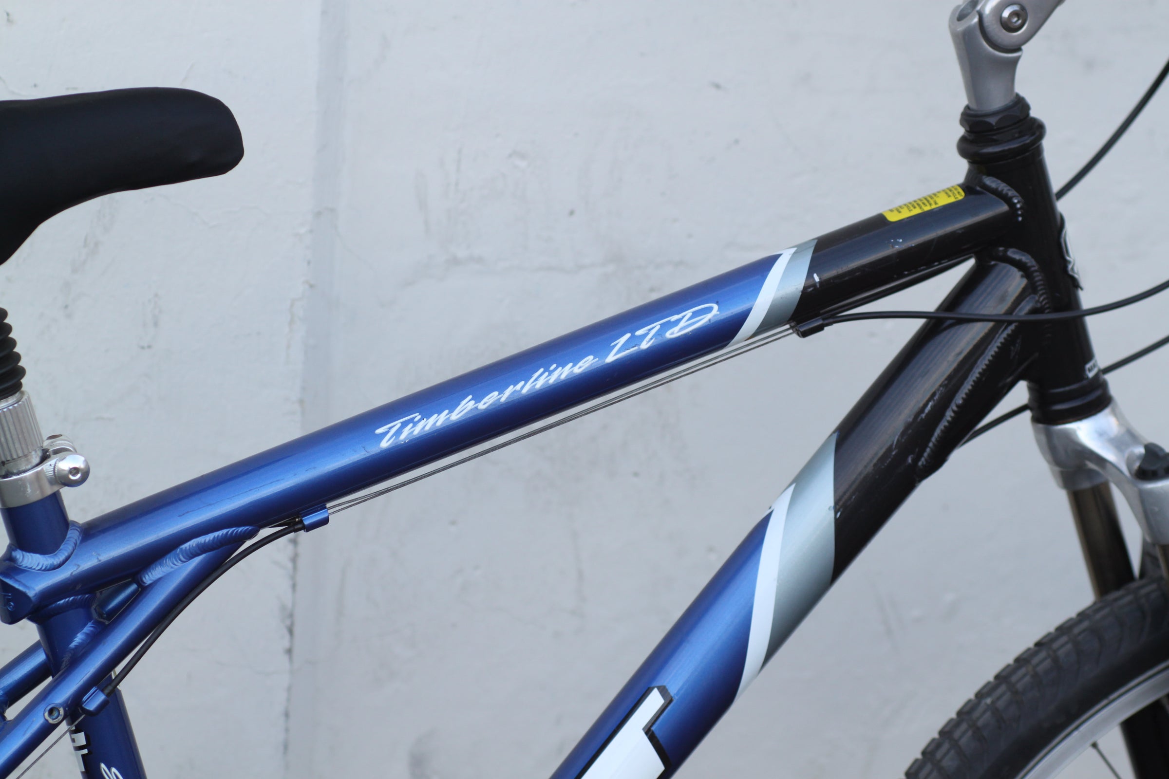 GT Timberline LTD Commuter Hybrid Bike with Upright Seating