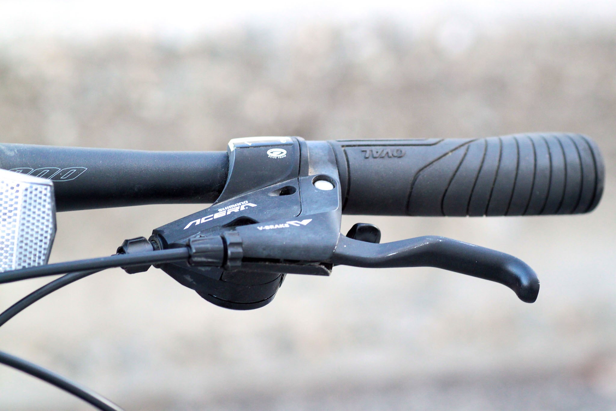 Fuji Absolute 1.4 Commuter Hybrid Bike with Carbon Fork S / 15