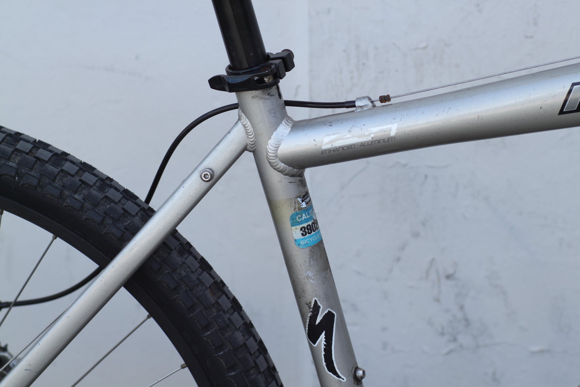 Specialized Hardrock Pro Mountain Bike with Disc Brakes 19 silver