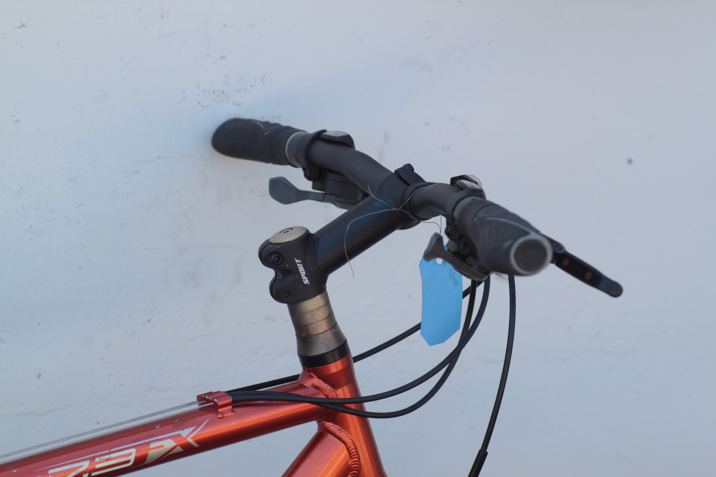Trek 7.3 FX Commuter Hybrid with 700x35c Tires orange - CIUP
