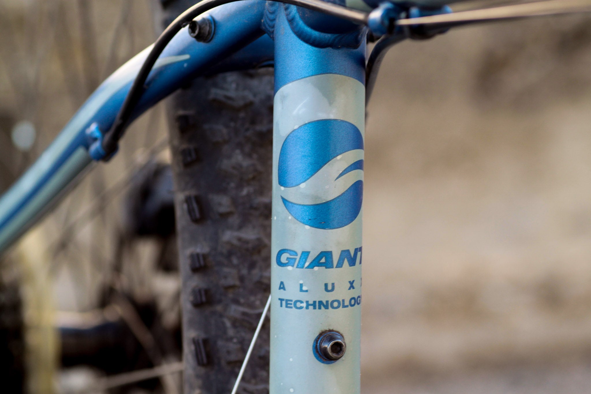 Giant Talon 4 27.5” Mountain Bike SR Suntour Fork, Disc Brakes M