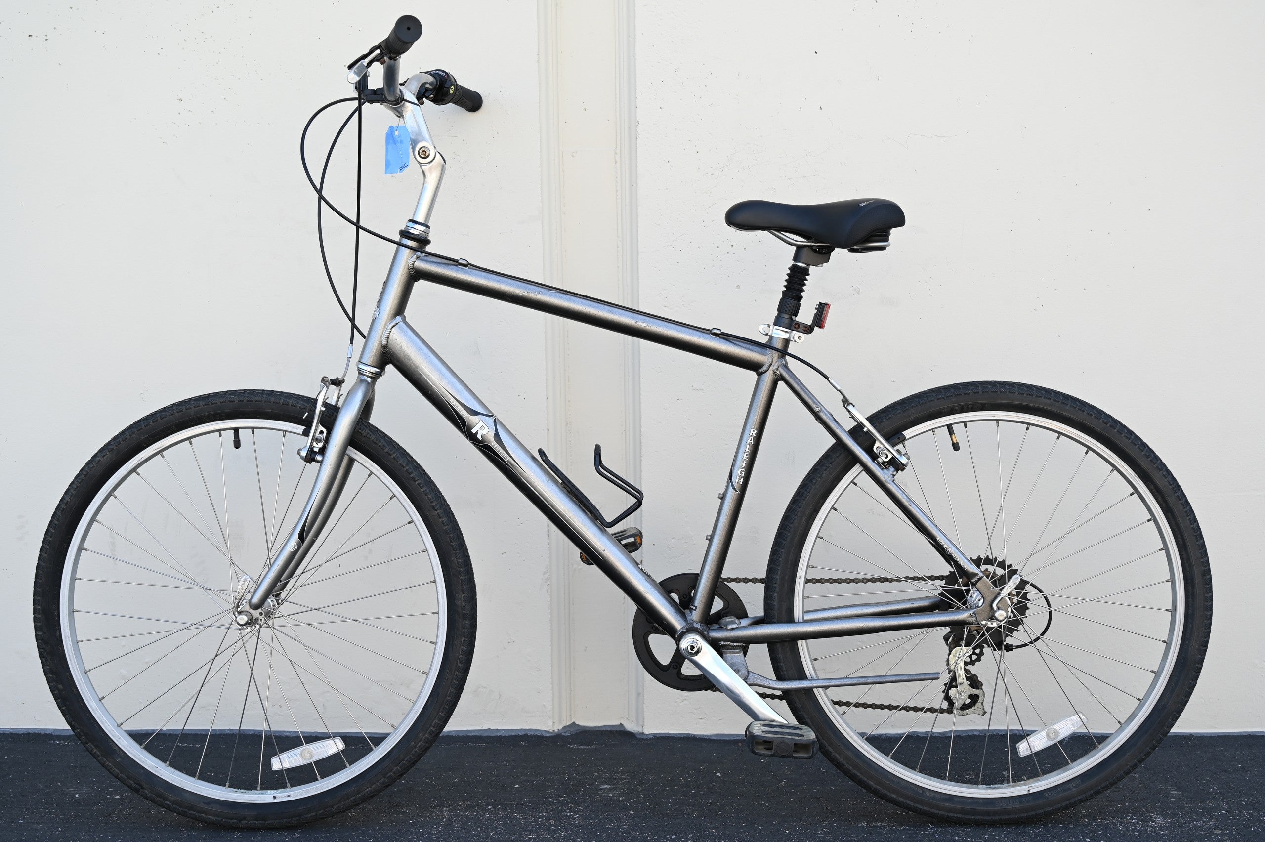Raleigh Venture Commuter Hybrid Bike with Adjustable High Bars, 7