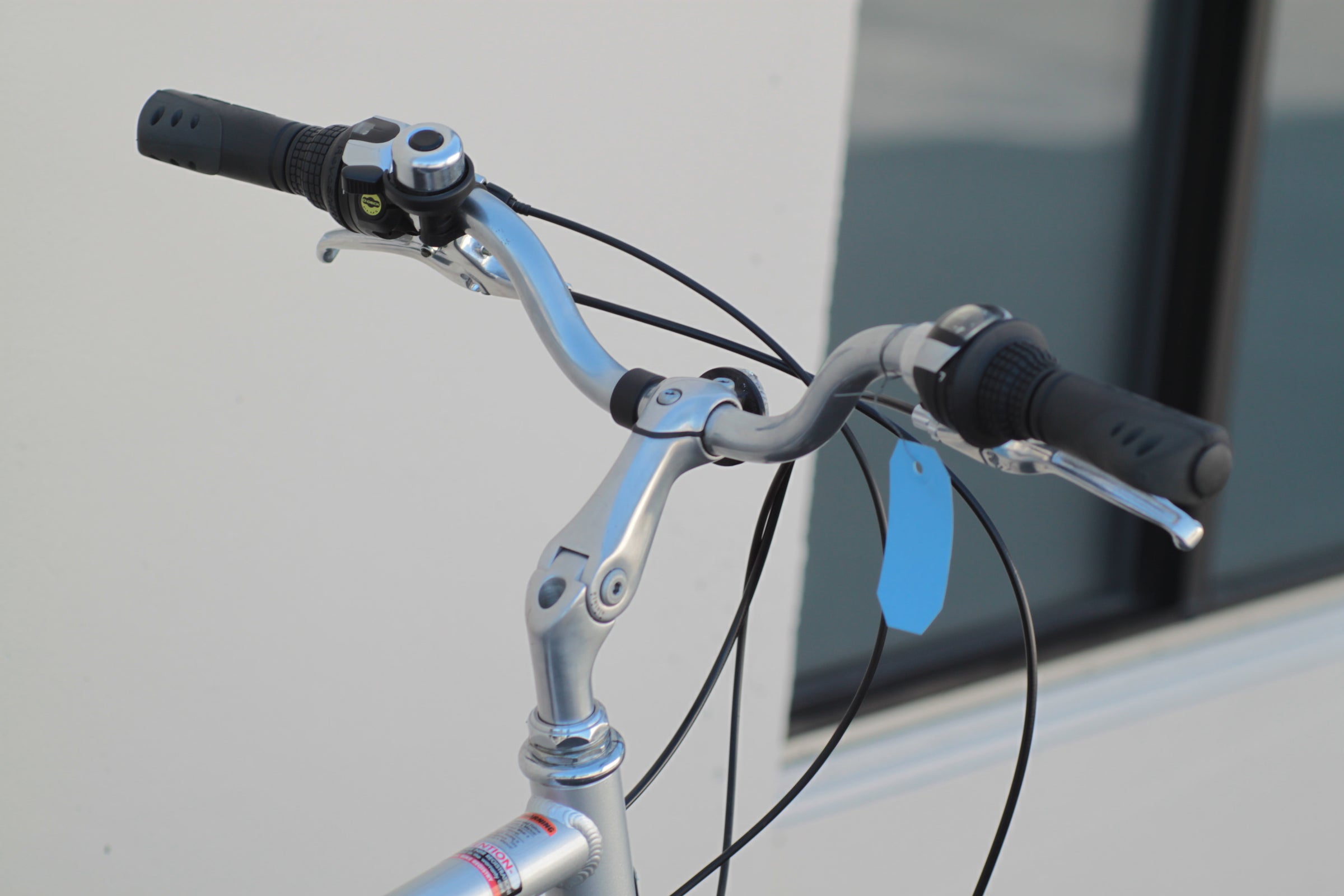 Diamondback Wildwood Commuter Hybrid Bike with Rear Rack silver/red ...