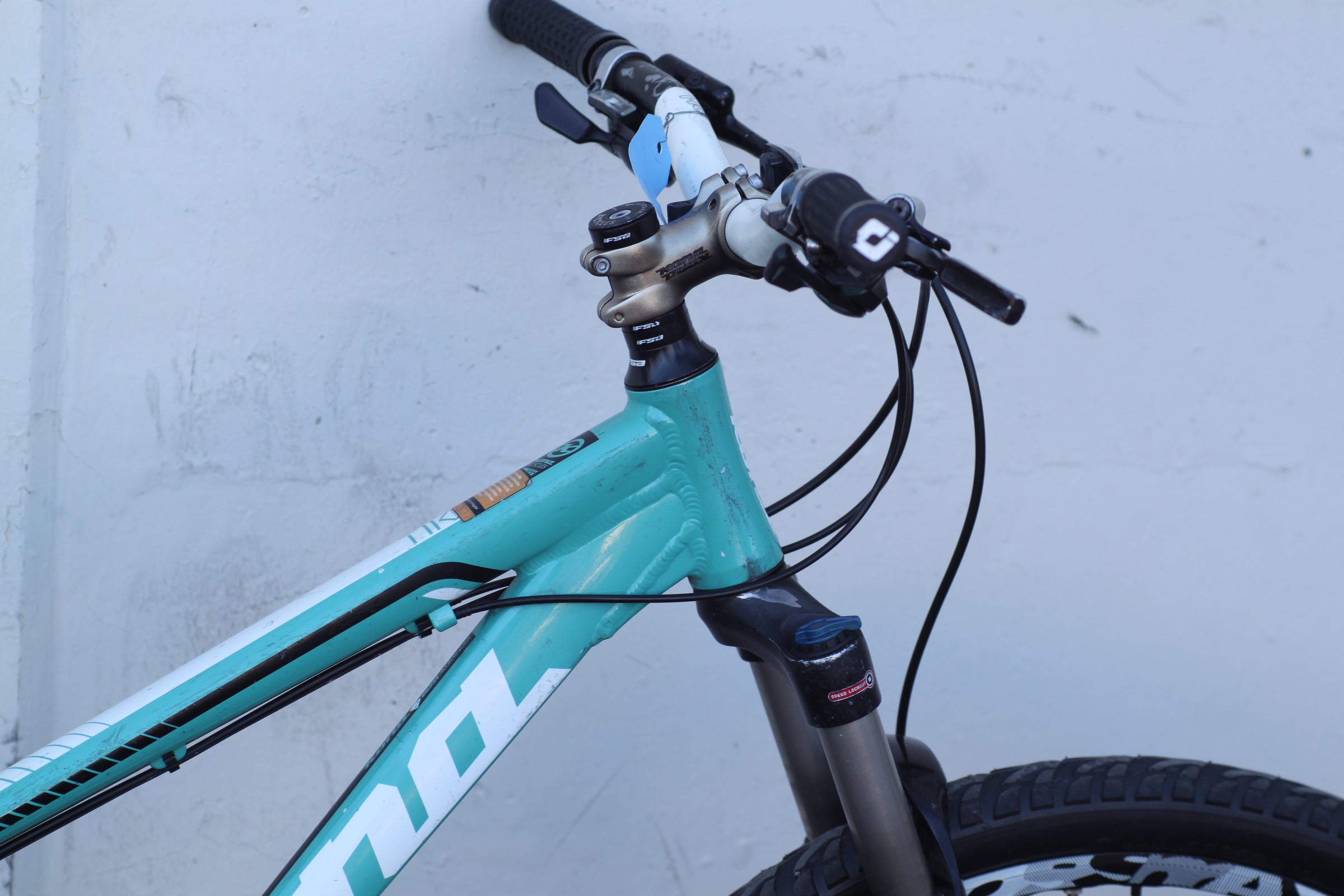 Kona Tika Hardtail MTB with SR Suntour Fork and Disc Brakes XS