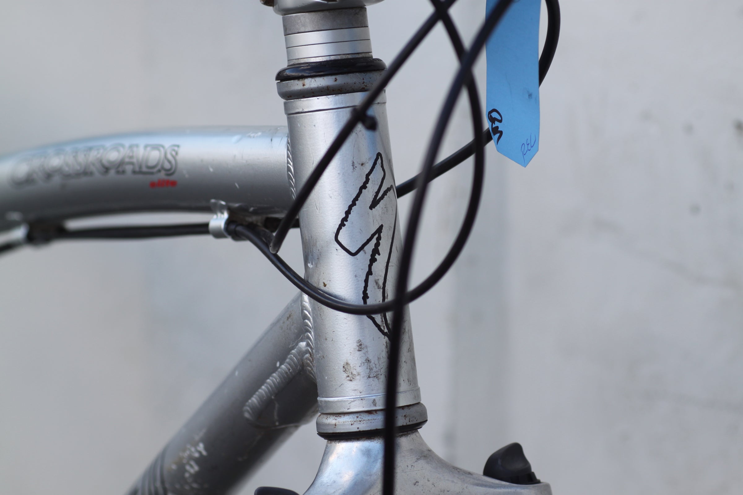 Specialized Crossroads Elite Commuter Hybrid with 700c Wheels MD