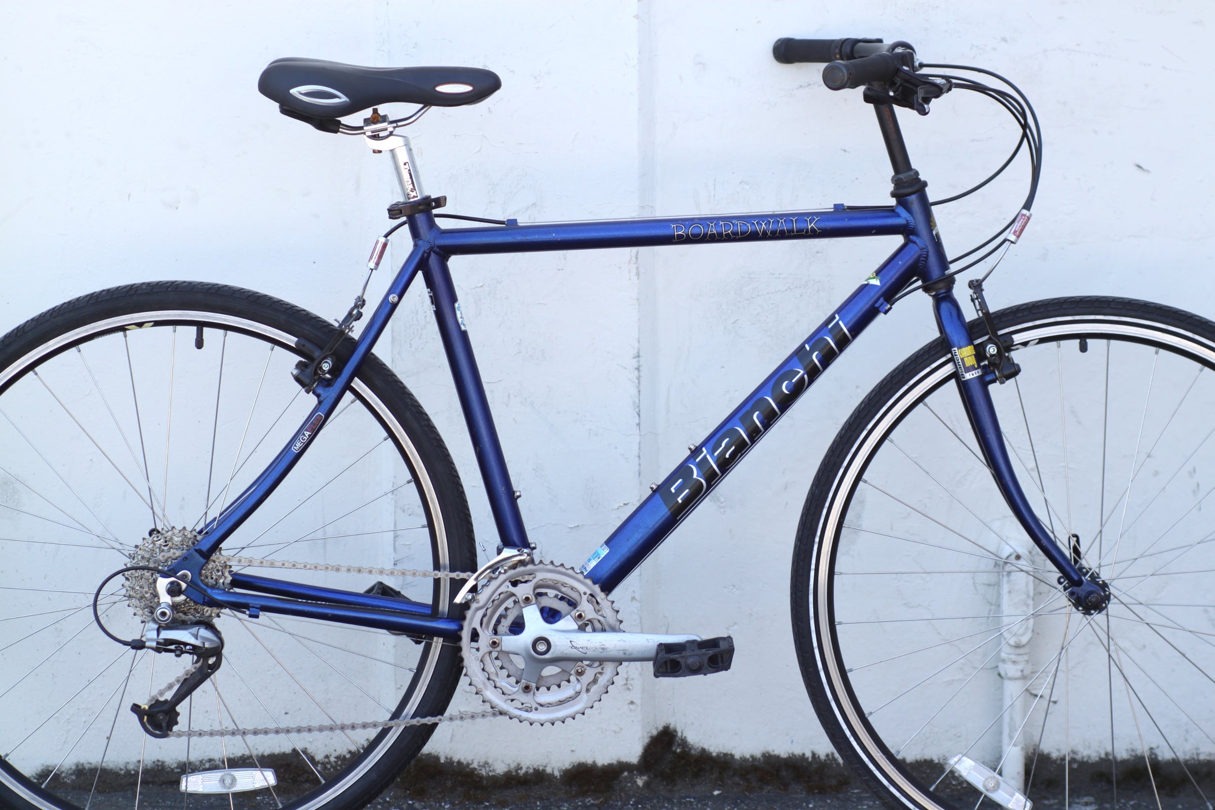 Bianchi Boardwalk Hybrid Bike Chromoly Fork, 7005 AL Frame blue - UEID |  Used Bikes for Sale - Silicon Valley Bicycle Exchange - Bay Area