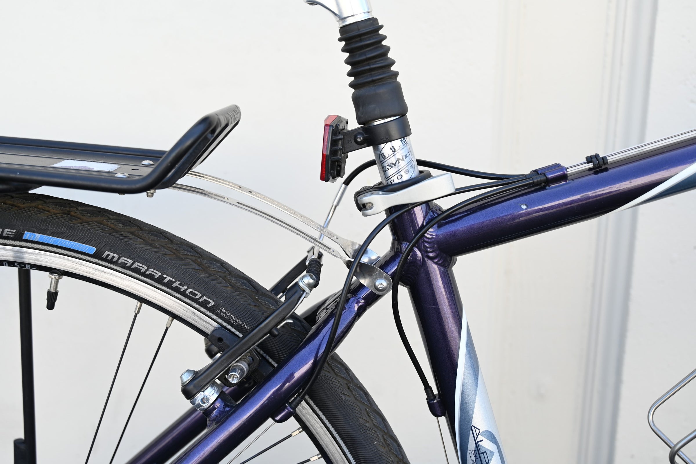 Trek Multitrack 7500 Commuter Hybrid with Rear Rack, RockShox Fork