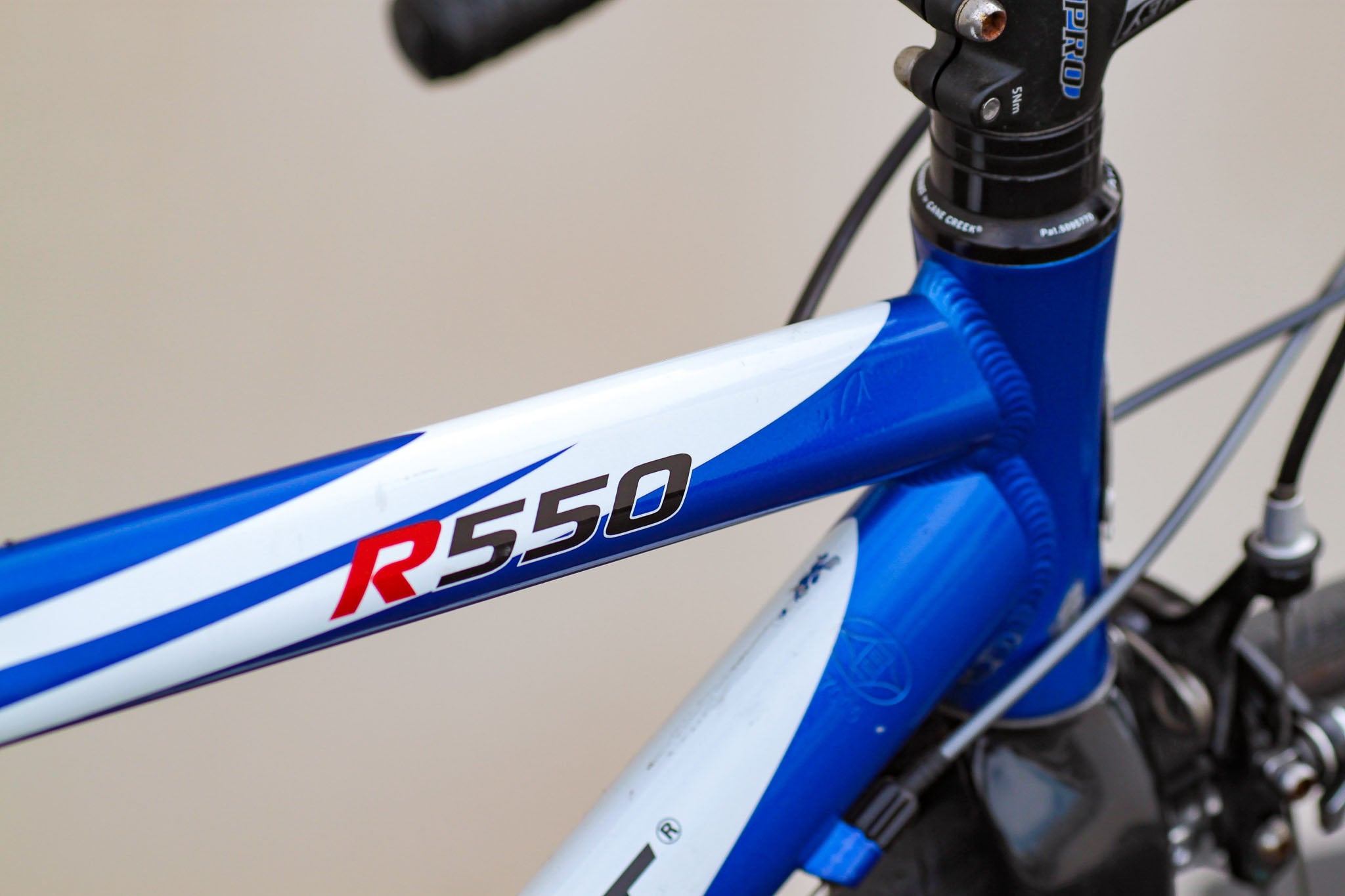 Scattante R550 Easton Aluminum Road Bike with Shimano 105 & Carbon