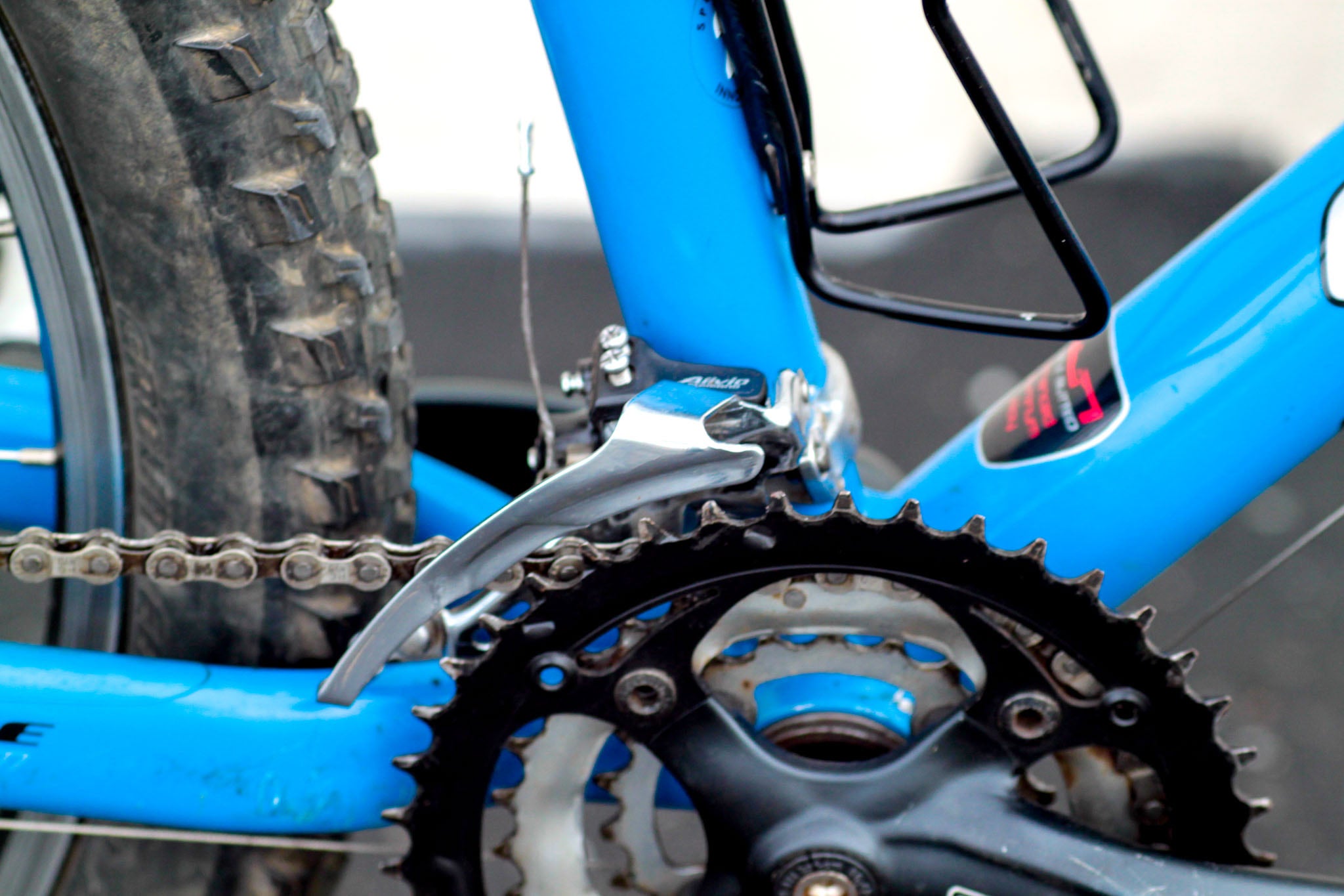 Specialized Rockhopper Hardtail MTB with Manitou Six Fork blue