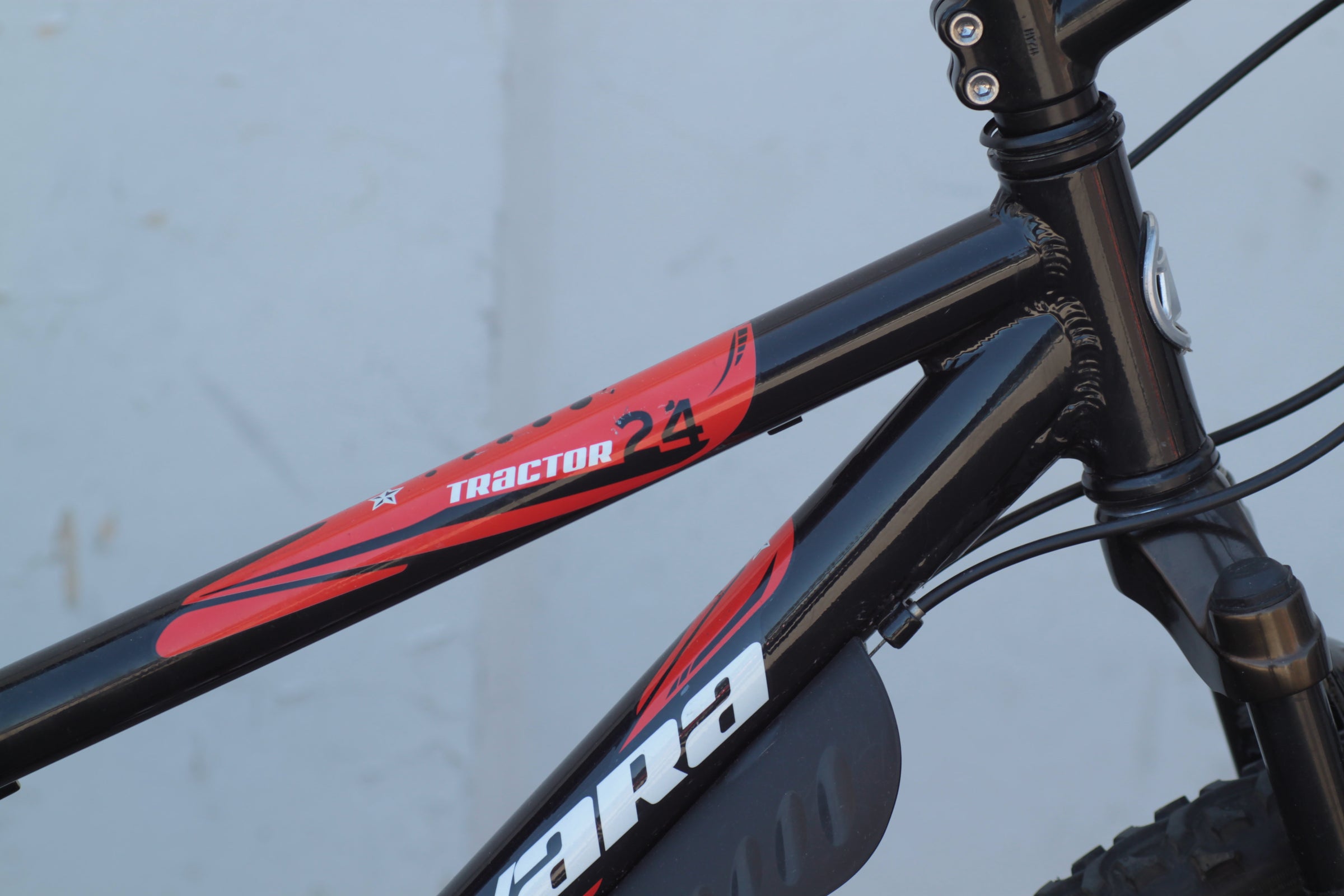 Novara Tractor 24 Kid's Mountain Bike with Spinner Fork black