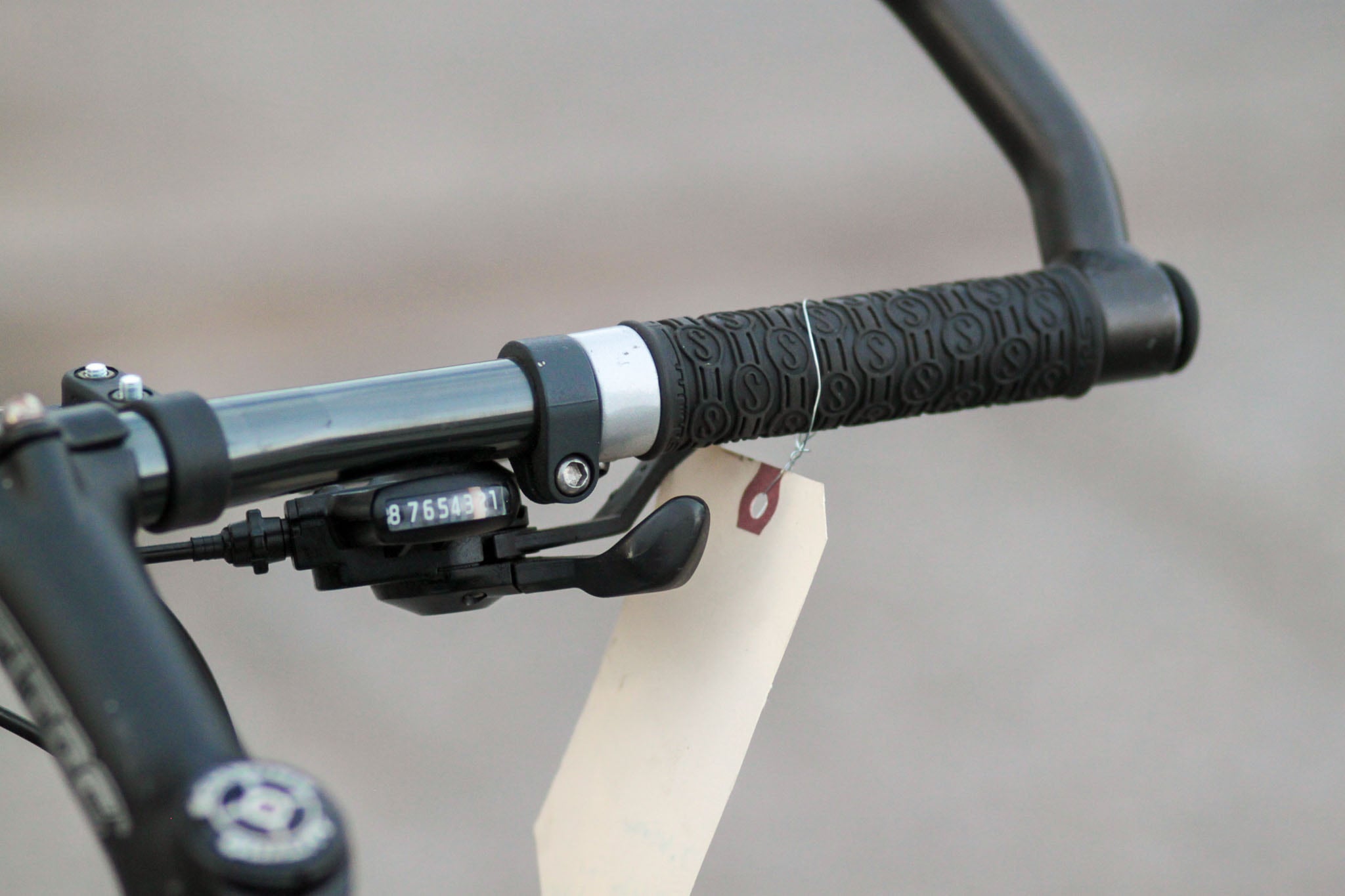 Schwinn Moab 7005 Aluminum Hardtail Mountain Bike with Rock Shox