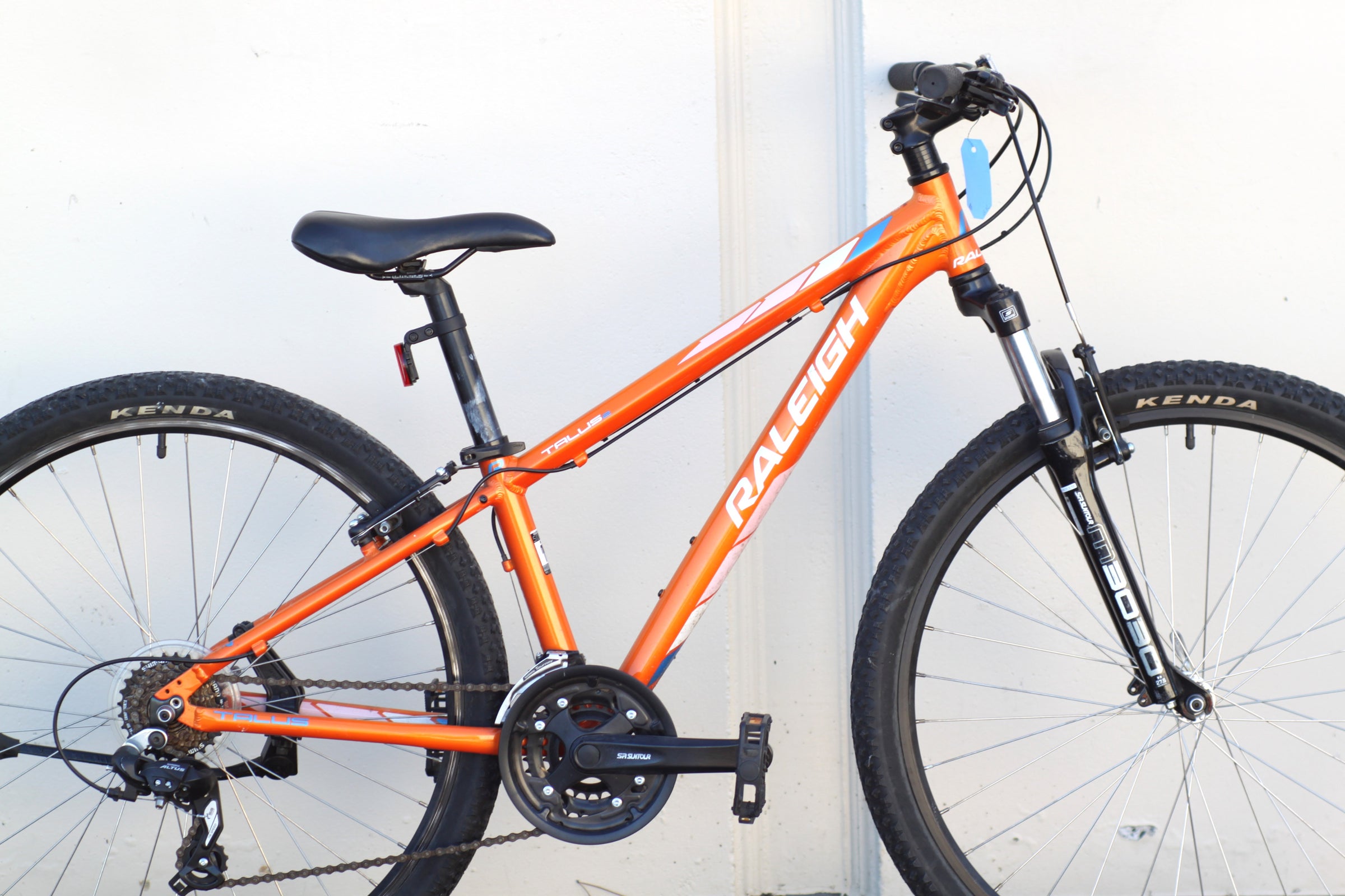 Raleigh Talus 2 Sport MTB with 27.5” Wheels, SR Suntour Fork XS