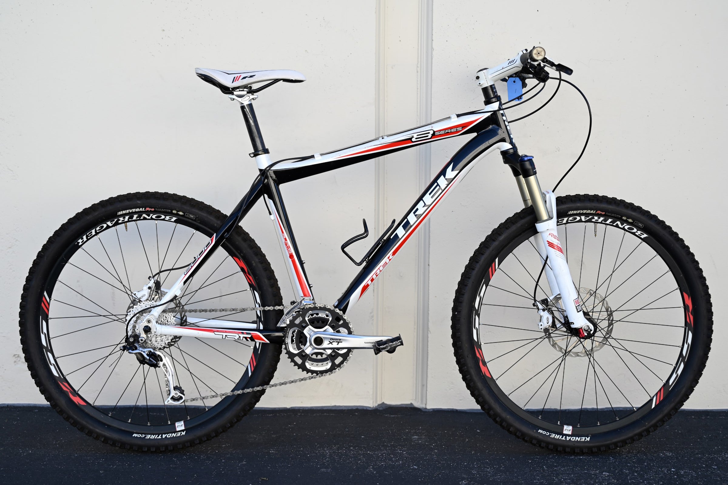 trek 8000 bicycle Trek 8000 Disc Hardtail MTB with Disc Brakes, RockShox Reba SL Fork 18.5