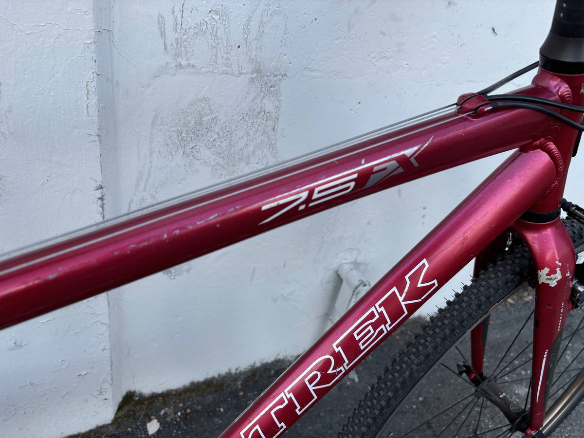 TREK 7.5 FX タイヤ新品 P1030776.jpg